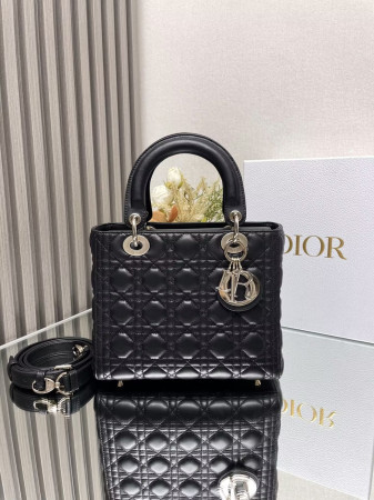medium lady D*or bag 24 x 20 x 12 cm