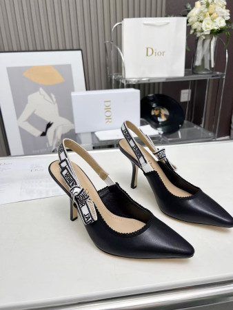 ua D*or j'aD*or slingback pump