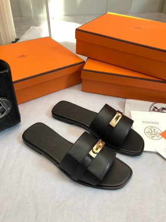 ua H**mes giulia sandal