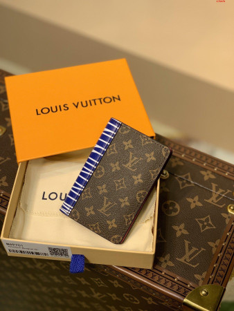 LV POCKET ORGANIZER M69701
