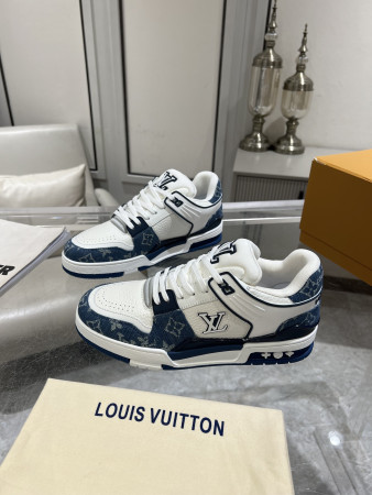 UA LV Trainer Sneaker
