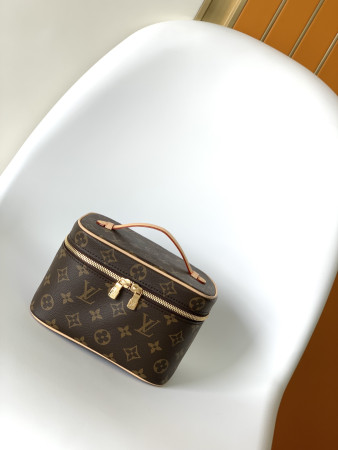 LV Nice Mini M44495 20 x 13.5 x 12CM