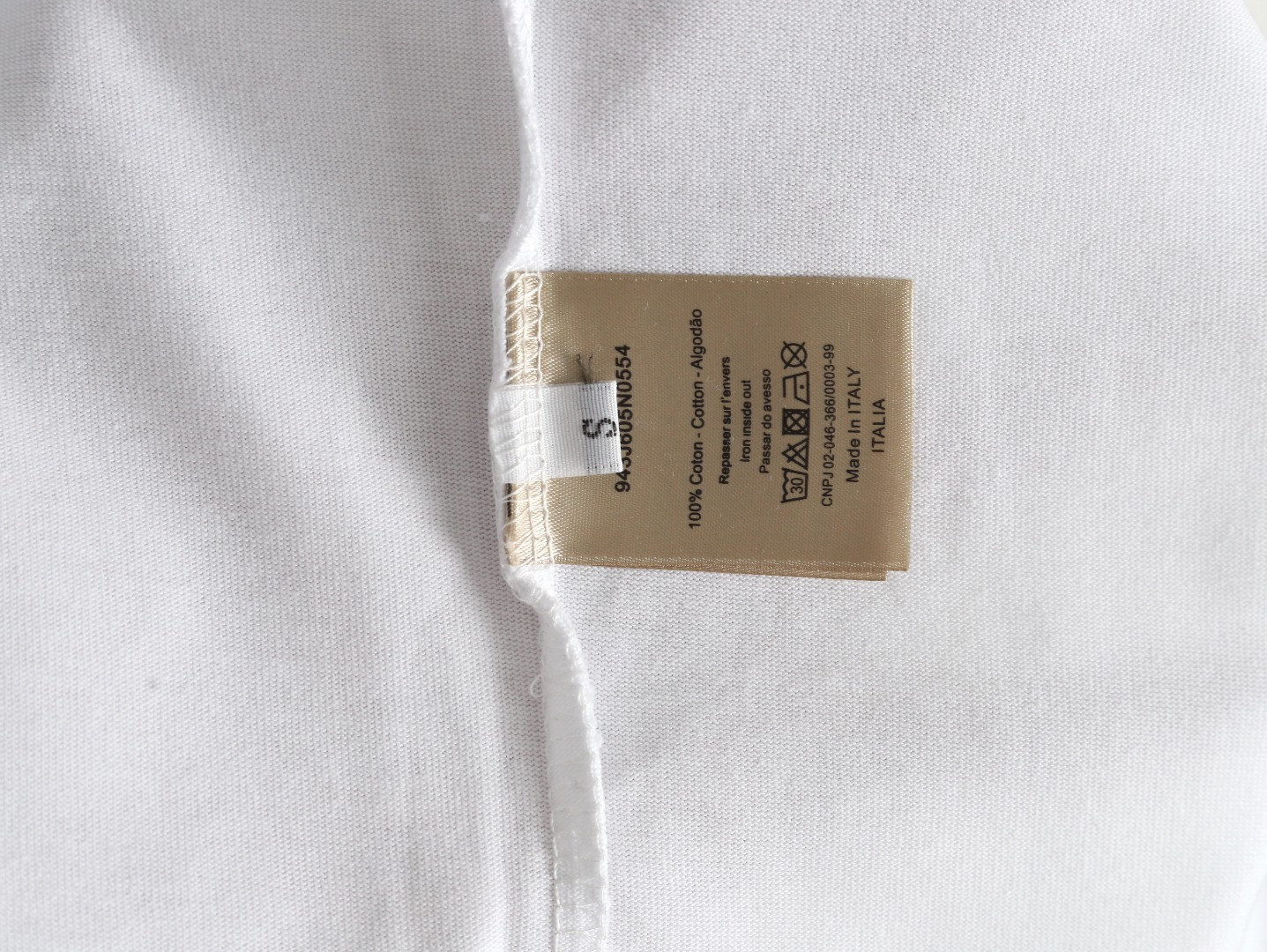 D*or short-sleeved t-shirt