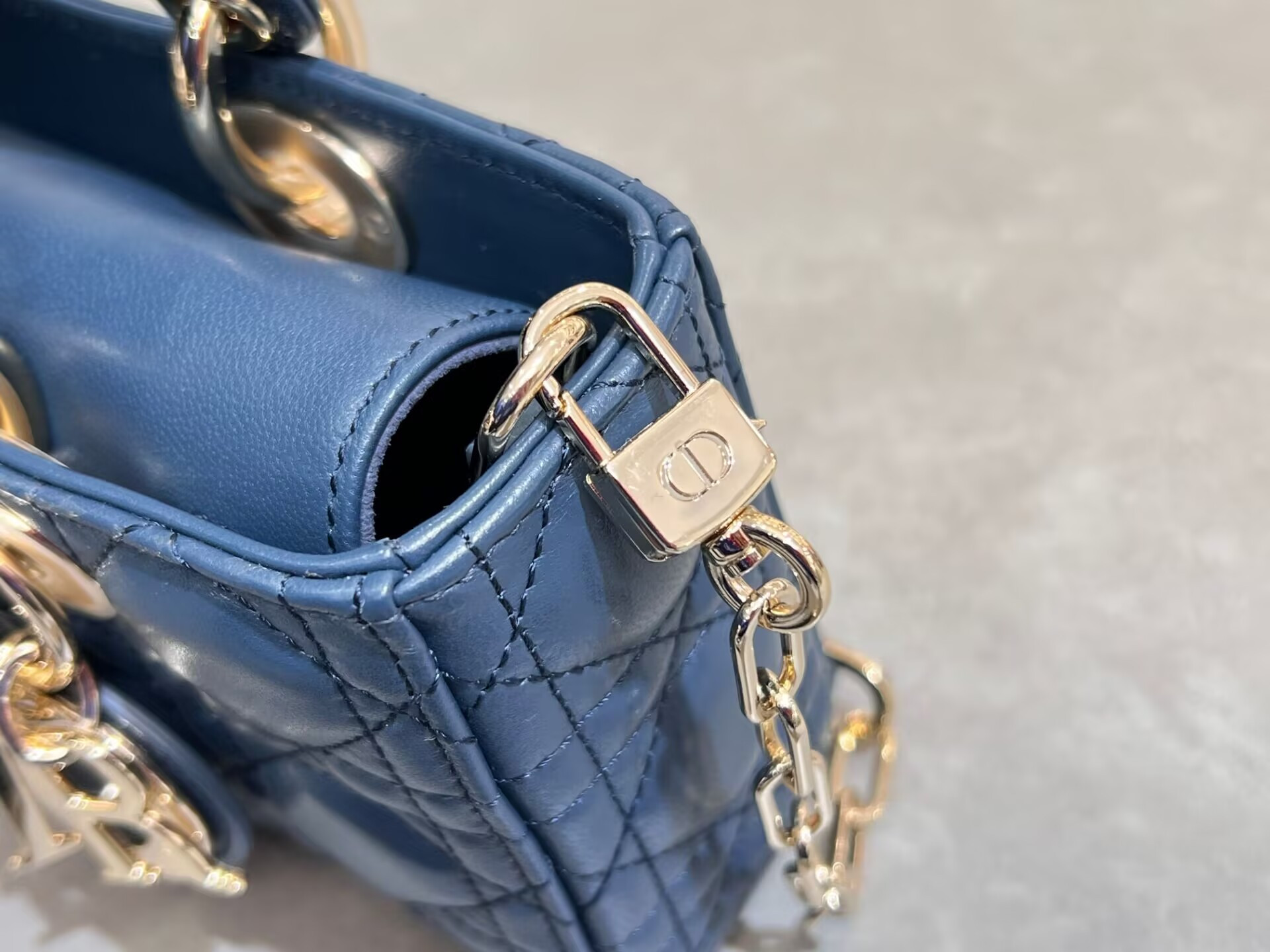 D*or samll d-joy bag 22.5 x 6 x 11.5cm