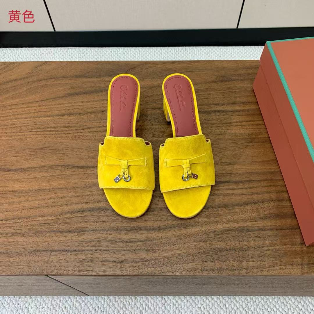 ua L**o p*ana summer charms sandal
