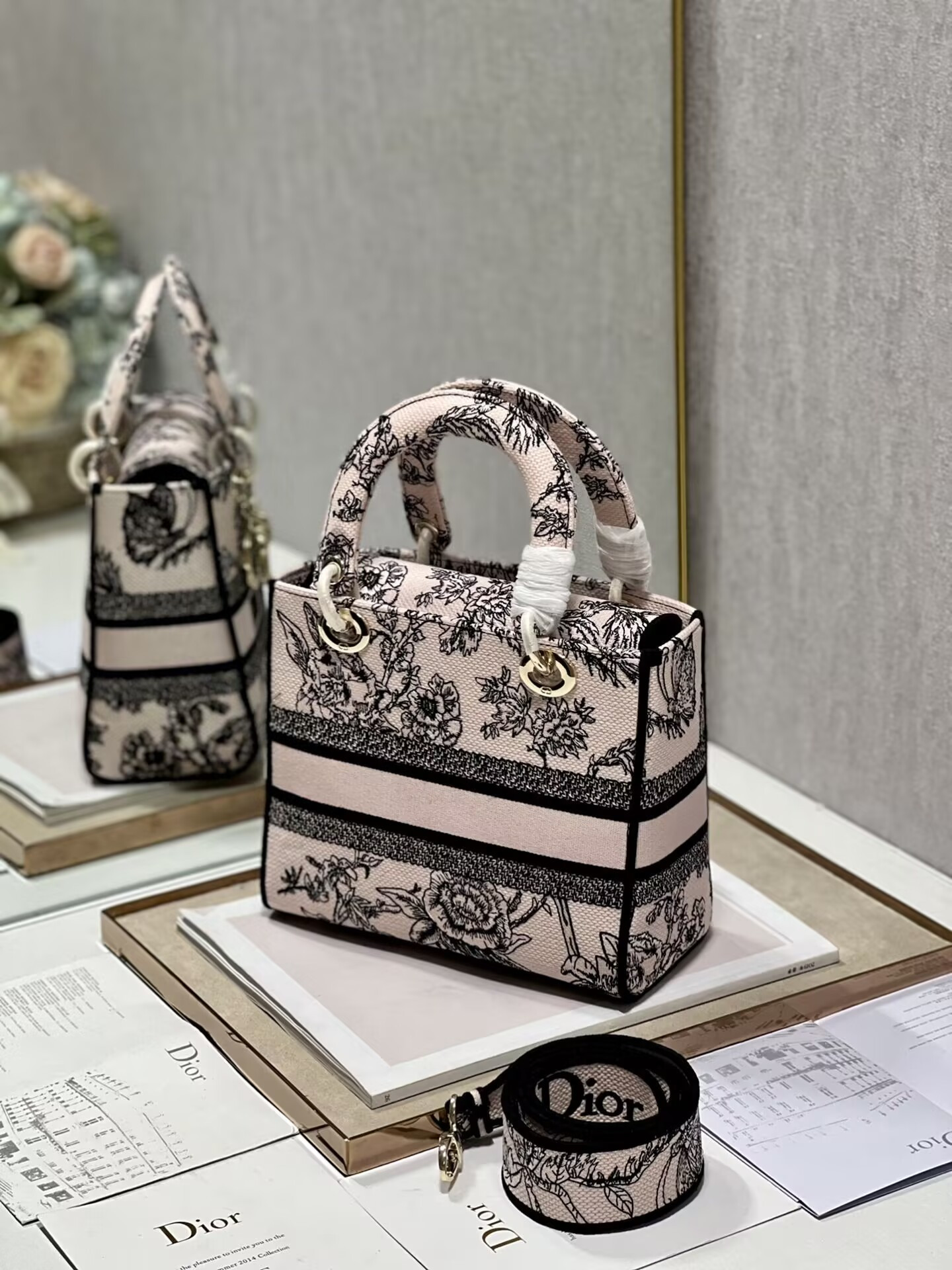 medium D*or lady d-lite bag 24 x 20 x 11 cm