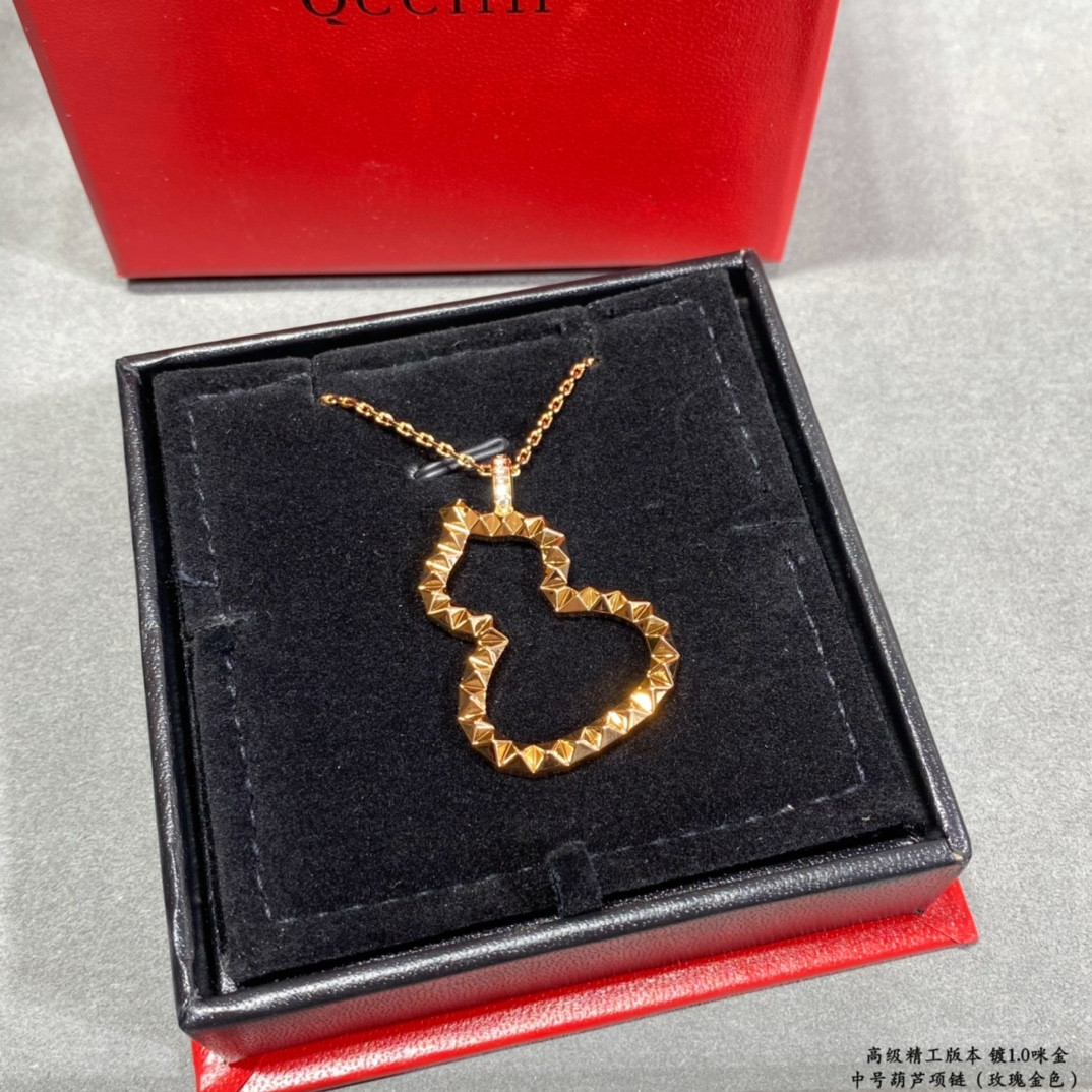 Qee1in medium gourd necklace