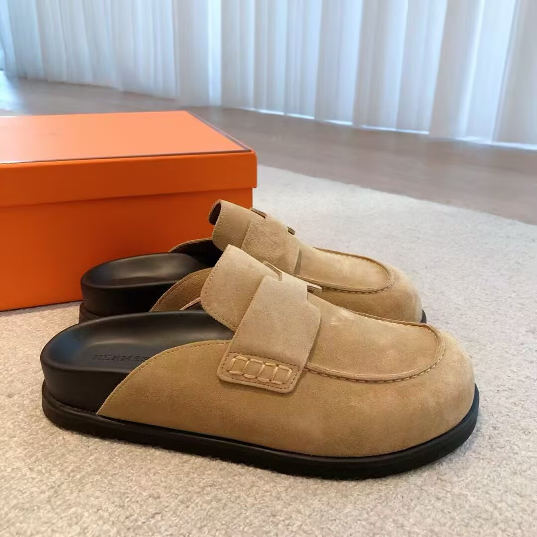 ua H**mes slippers