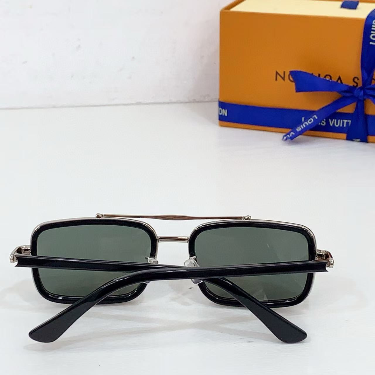 LV Signature Duo Square Sunglasses Z2212U