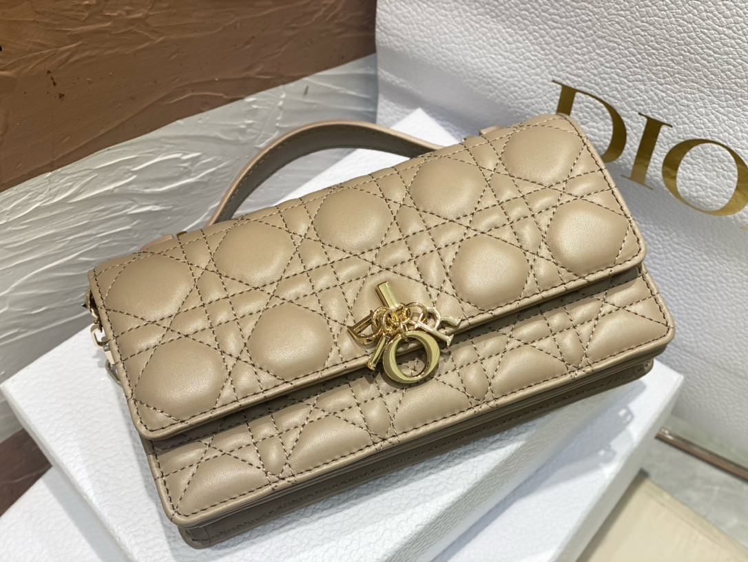 miss D*or mini handbag beige cannage woven pattern lambskin s0980onmj_m52u 21 x 11.5 x 4.5 cm
