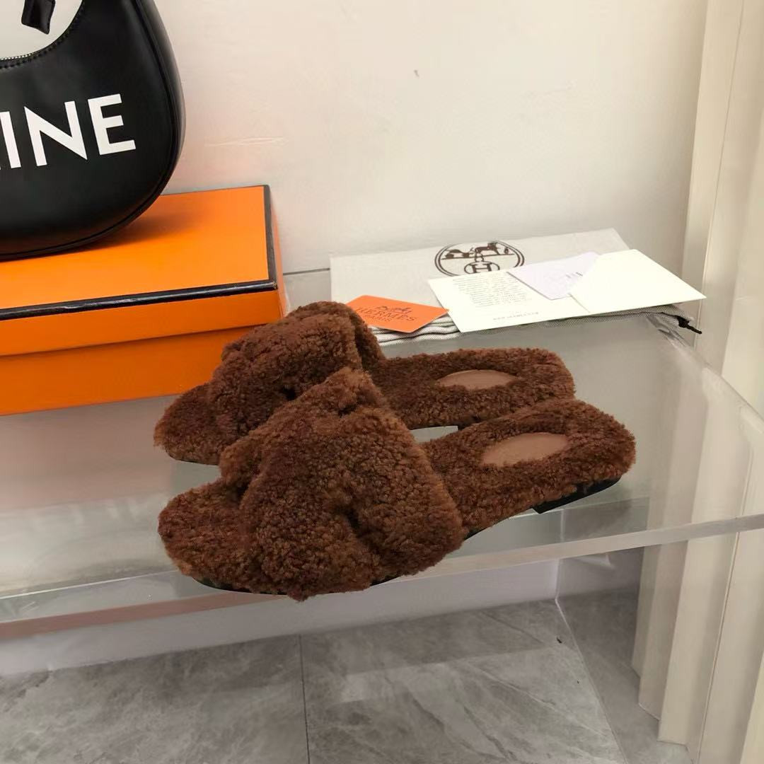 ua H**mes oran sandal