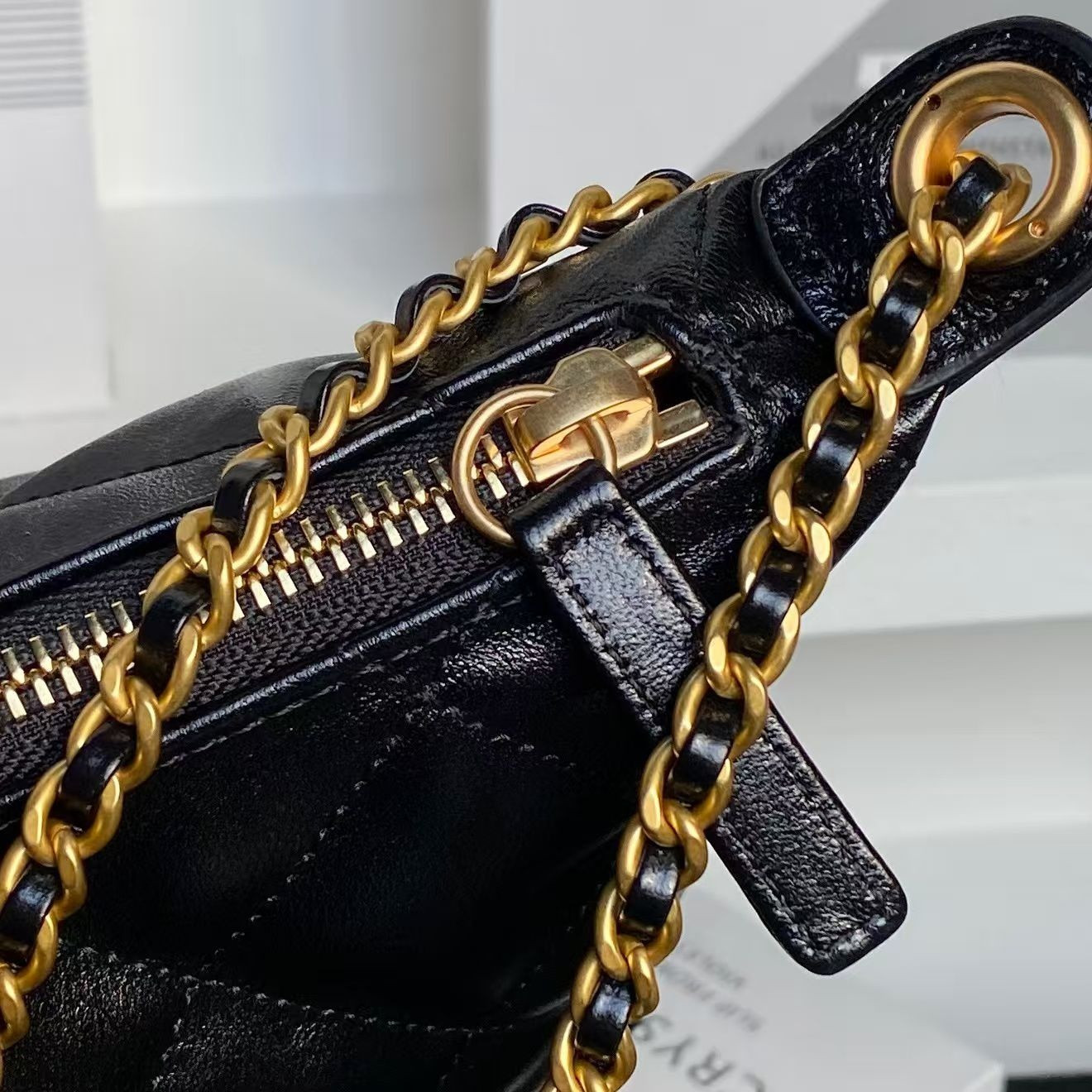 Ch*el hobo chain shoulder bag 20x32x6cm