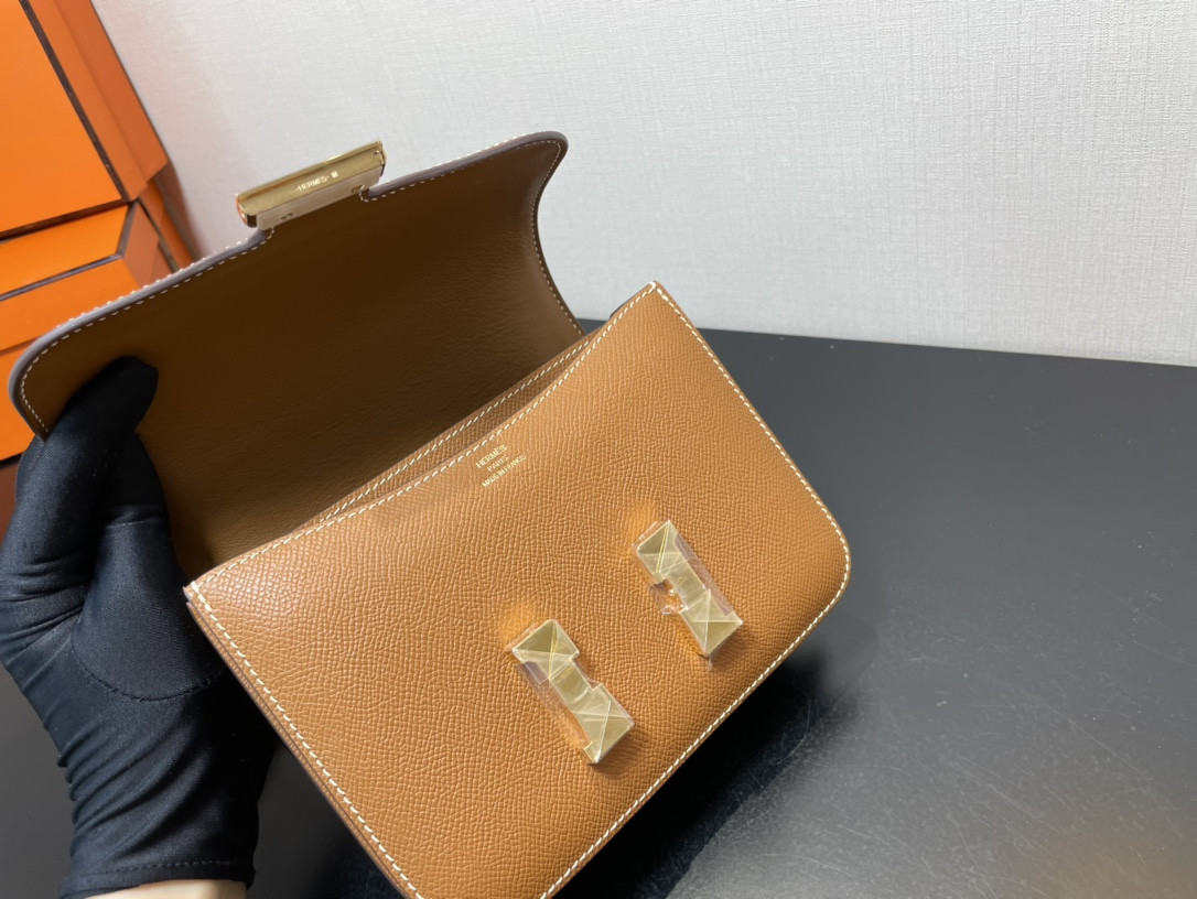 H**mes constance 24  epsom leather gold hardware 9.4"x5.9"x3"