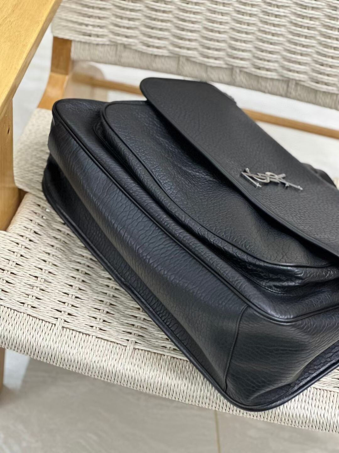 Y*L niki oversized in grained lambskin 47x34x16cm