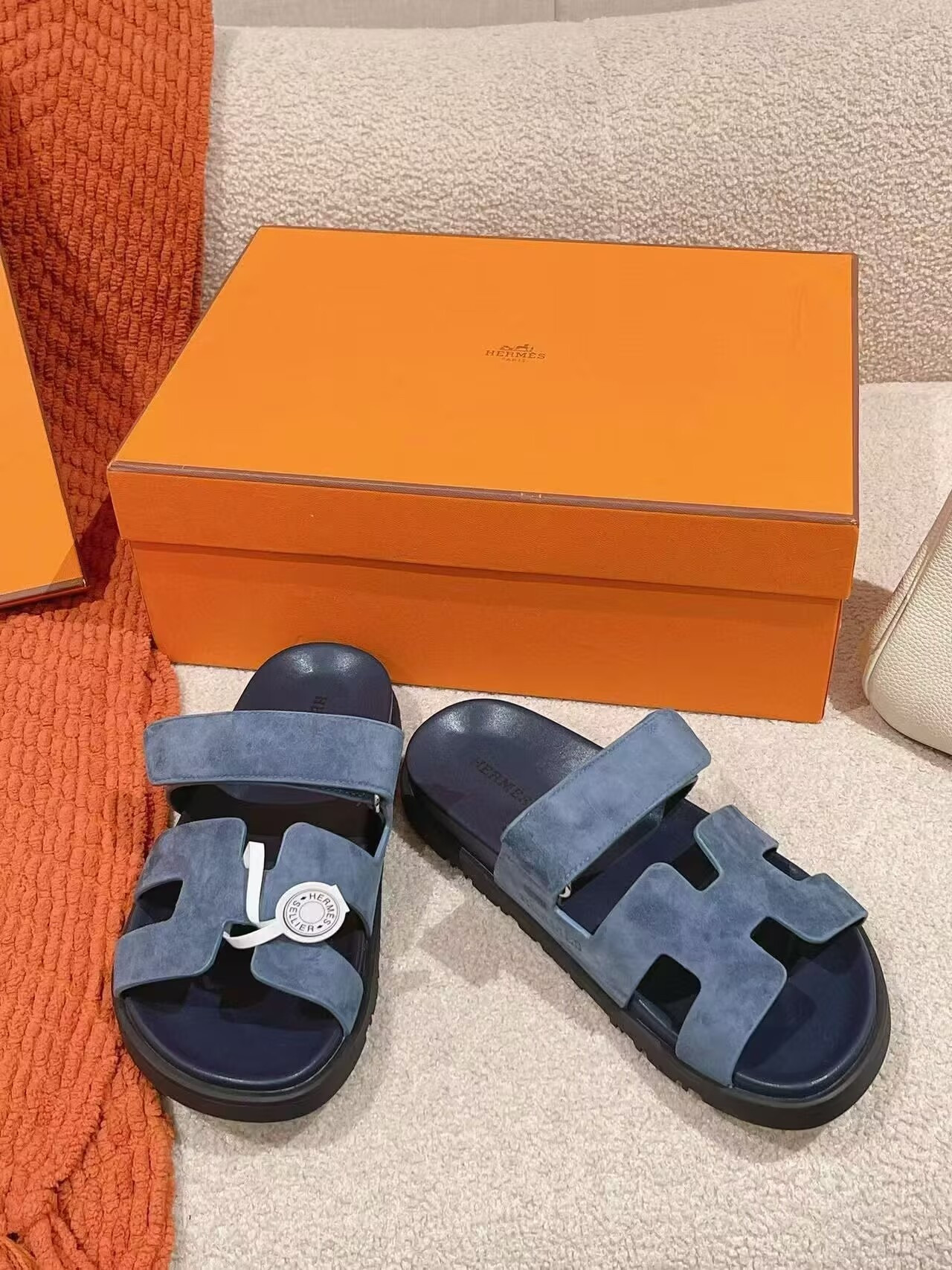 ua H**mes chypre sandal