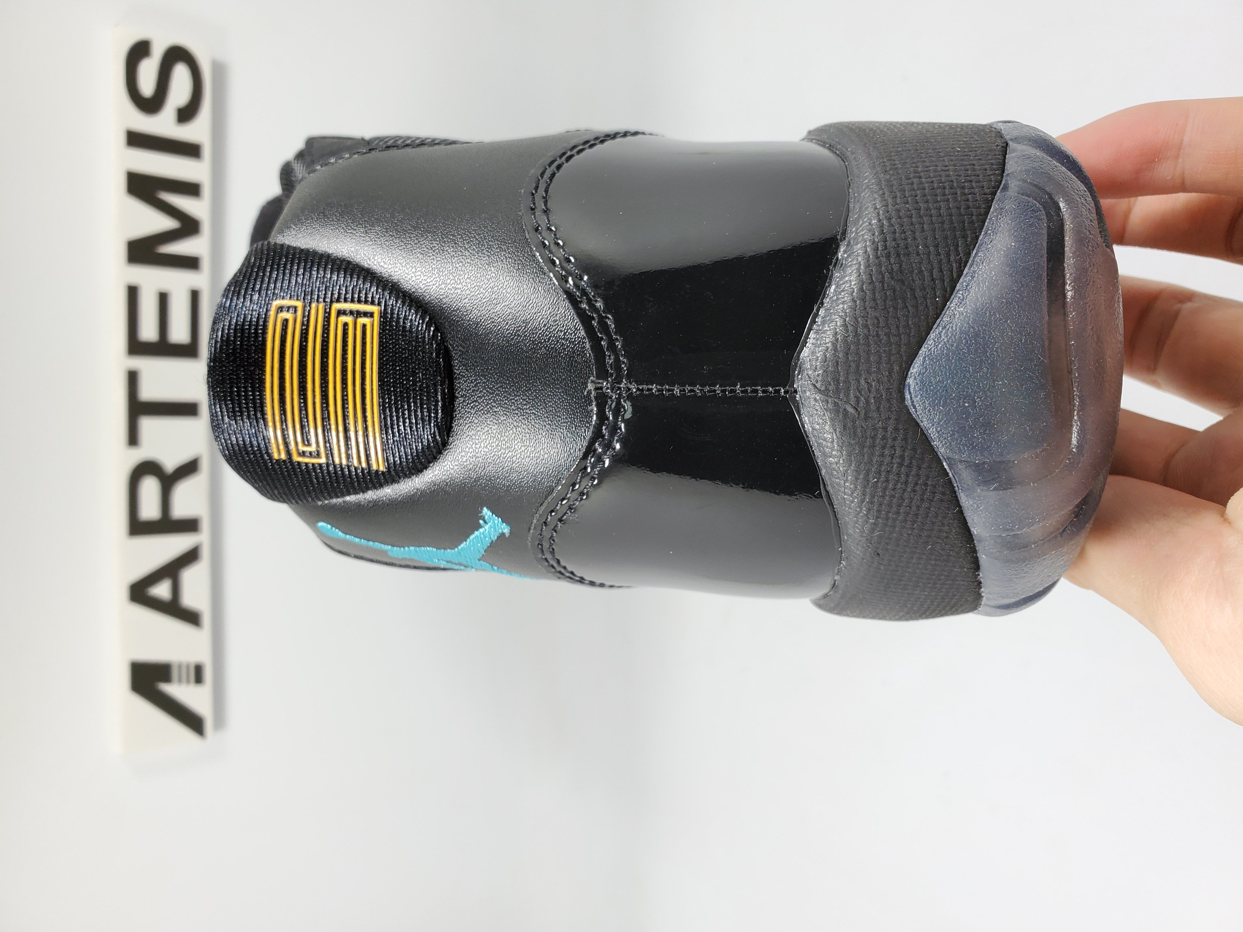 Air Jordan 11 Retro Gamma Blue