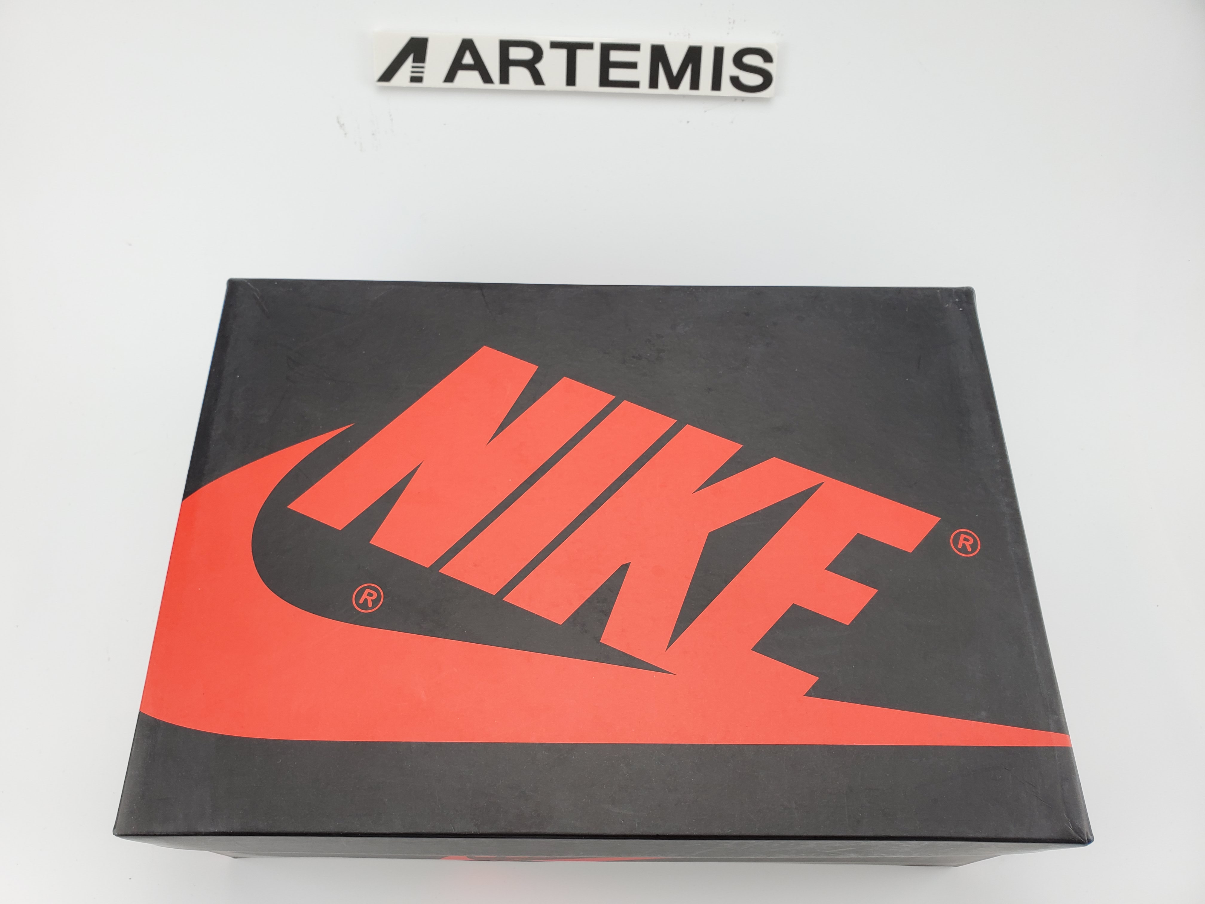 Jordan 1 Retro High Black Crimson Tint