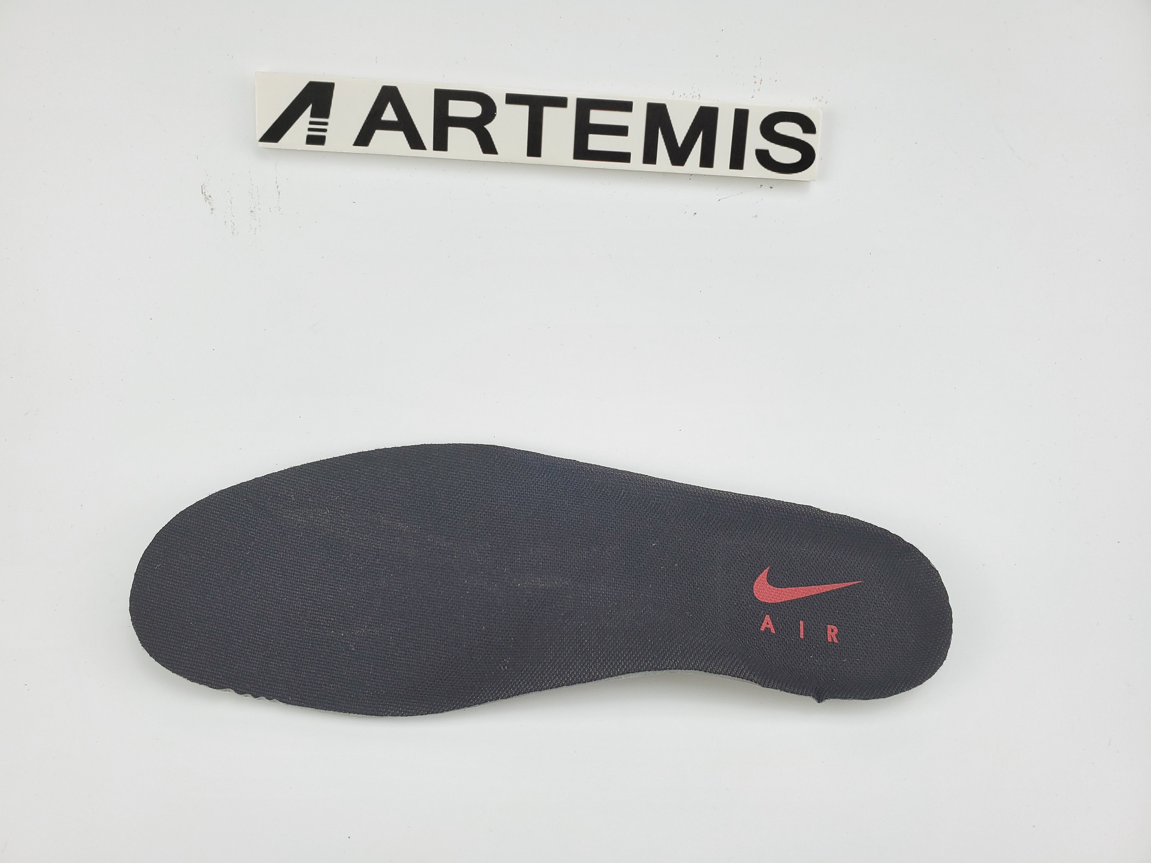 Nike Air Foamposite One “Black/Gold-Red”