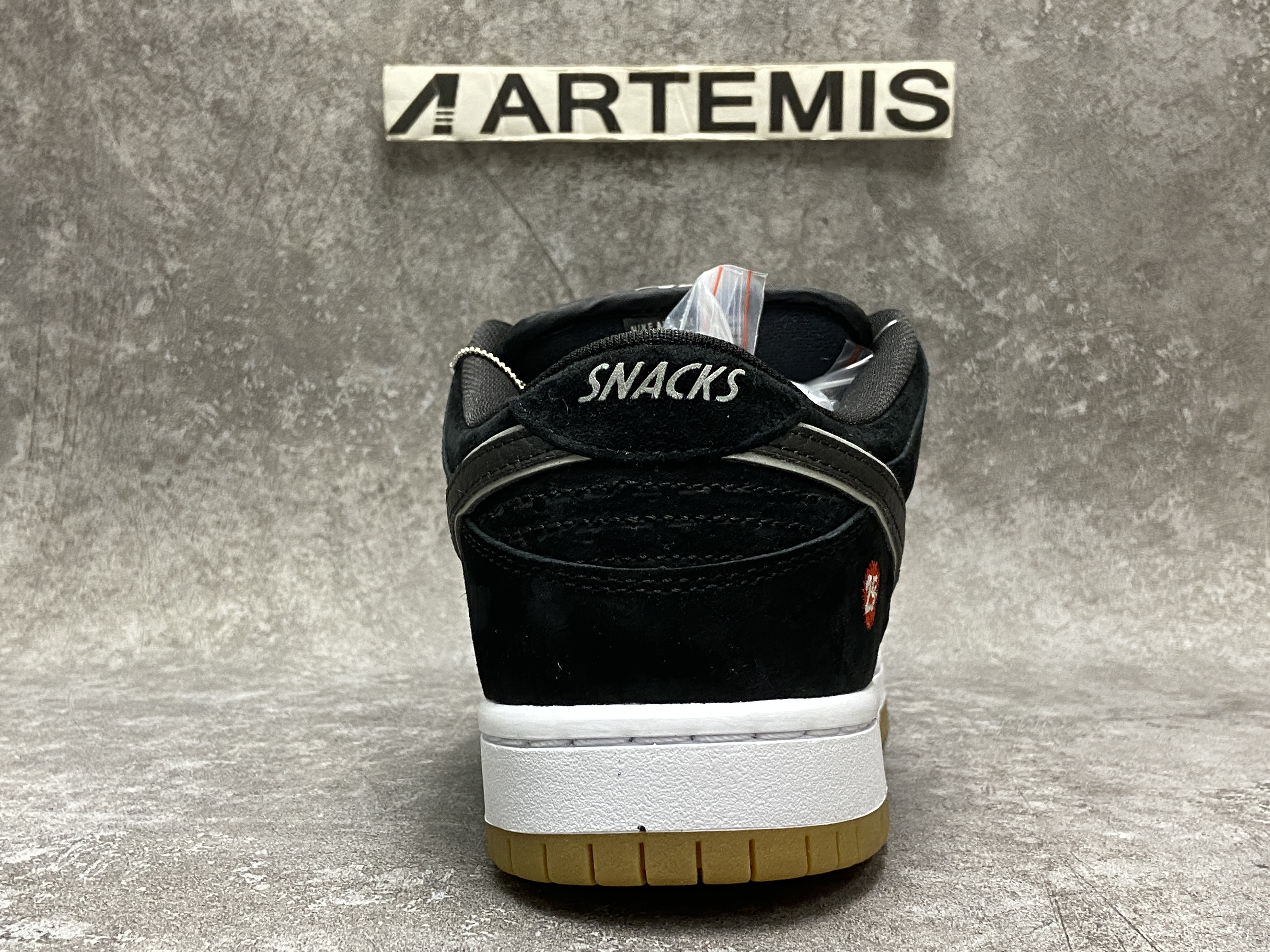 Nike SB Dunk Low Quartersnacks