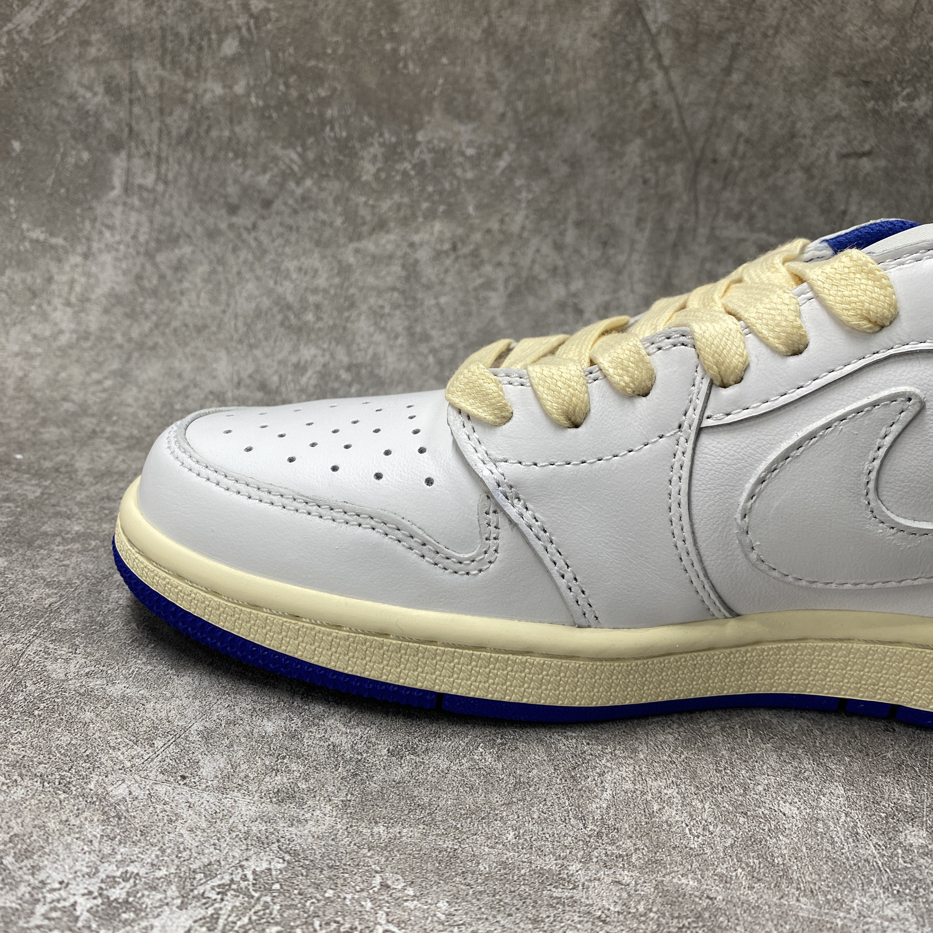 Travis Scott x Air Jordan 1 Low White Blue