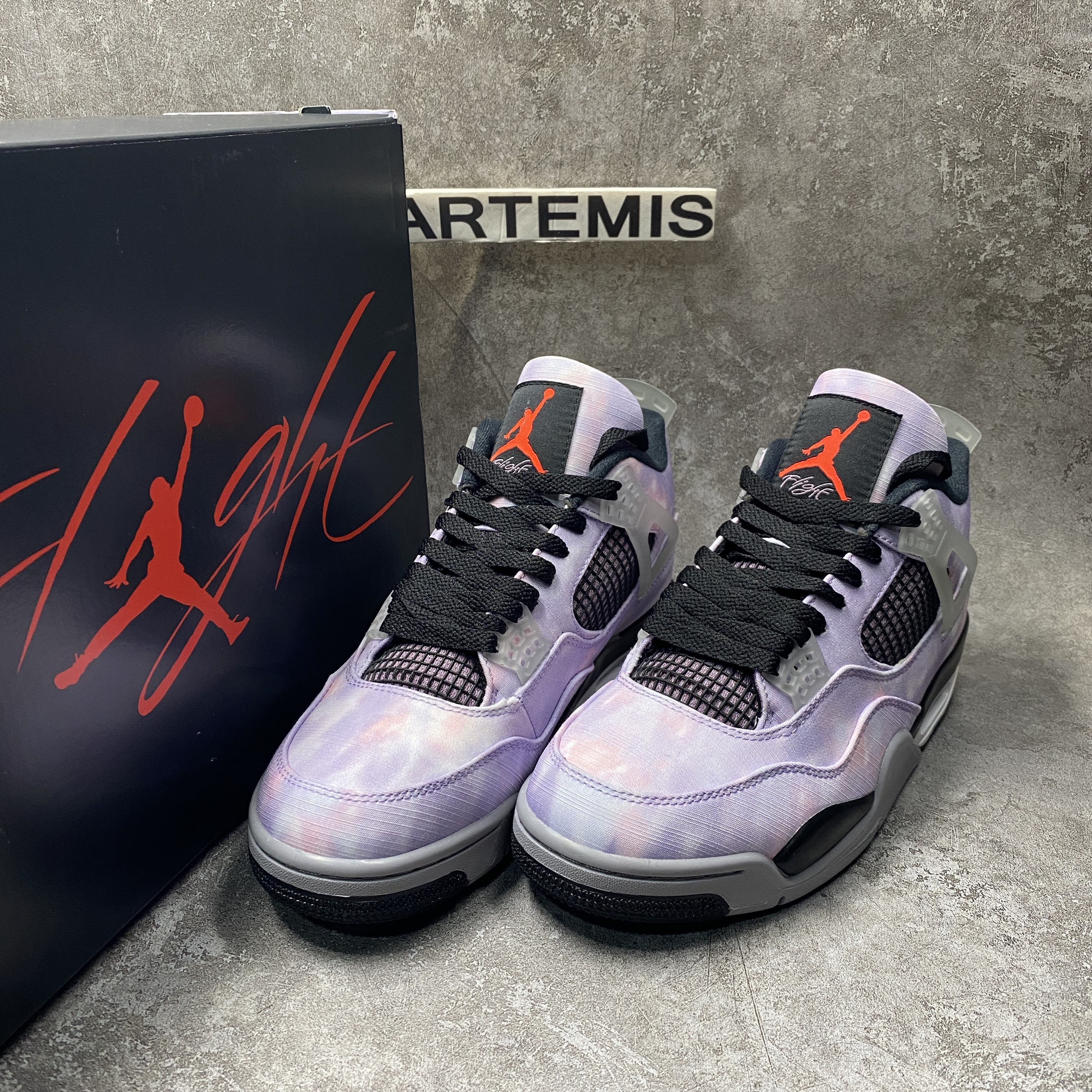 Air Jordan 4 Retro