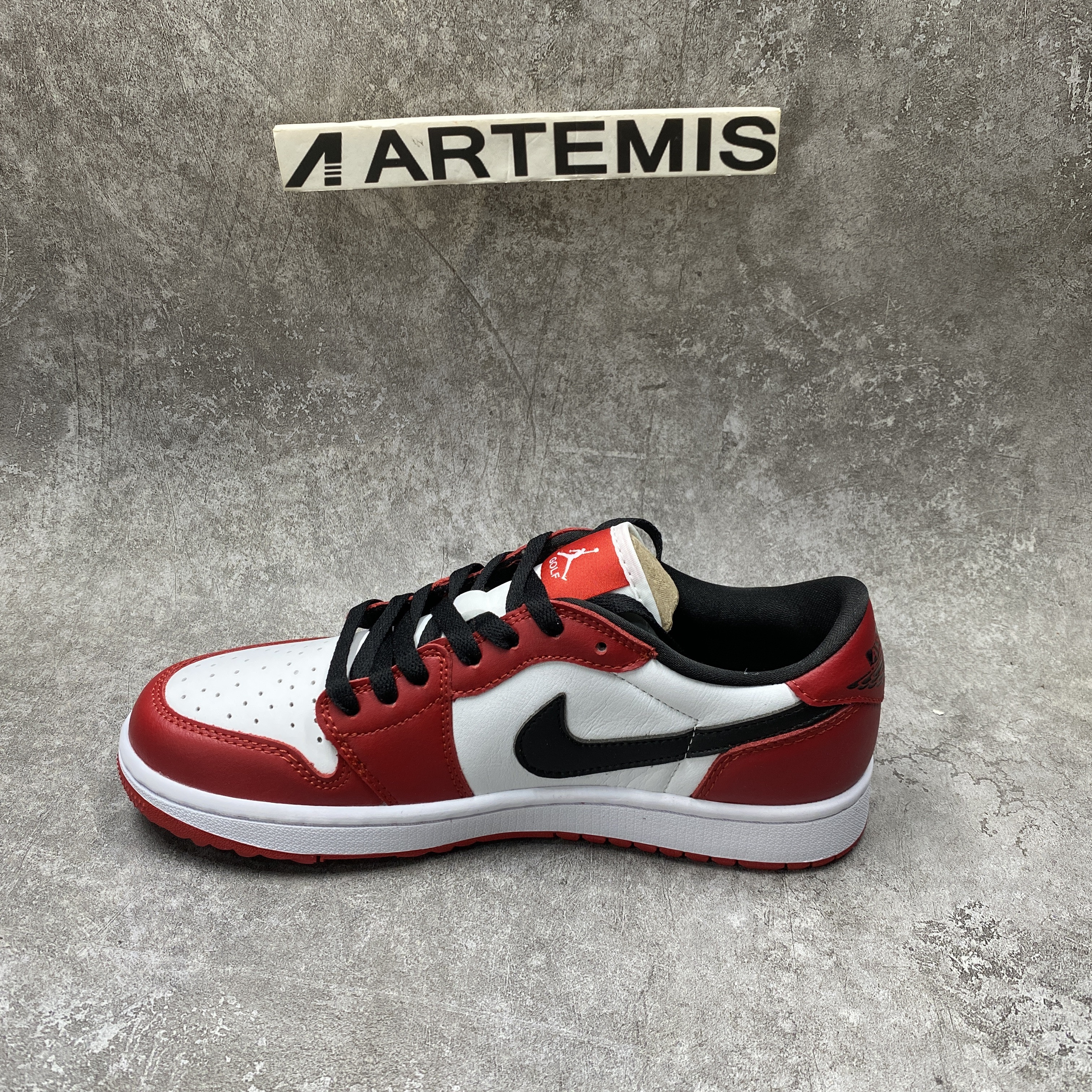 Jordan 1 Retro Low Golf