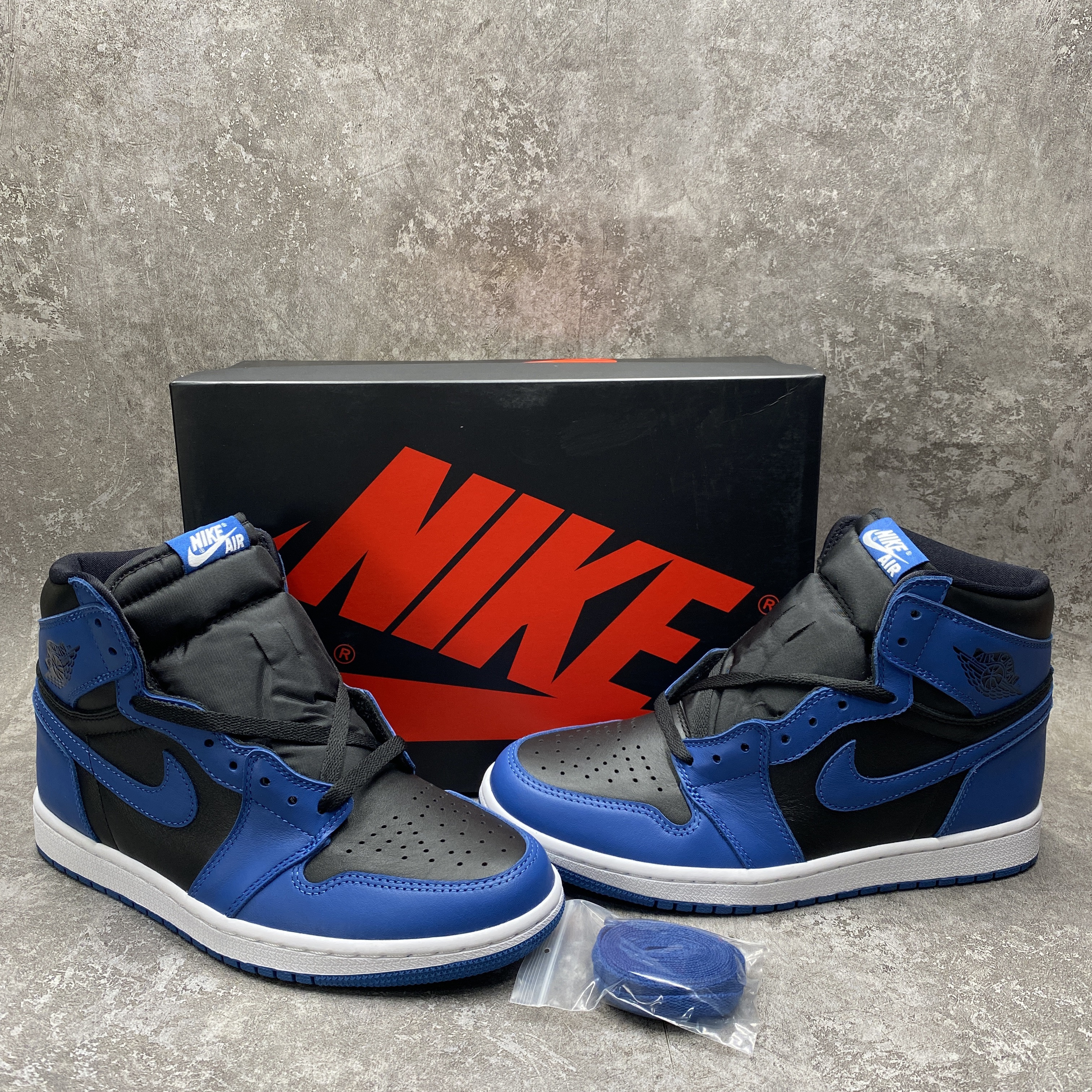 Air Jordan 1 Retro High OG Dark Marina Blue