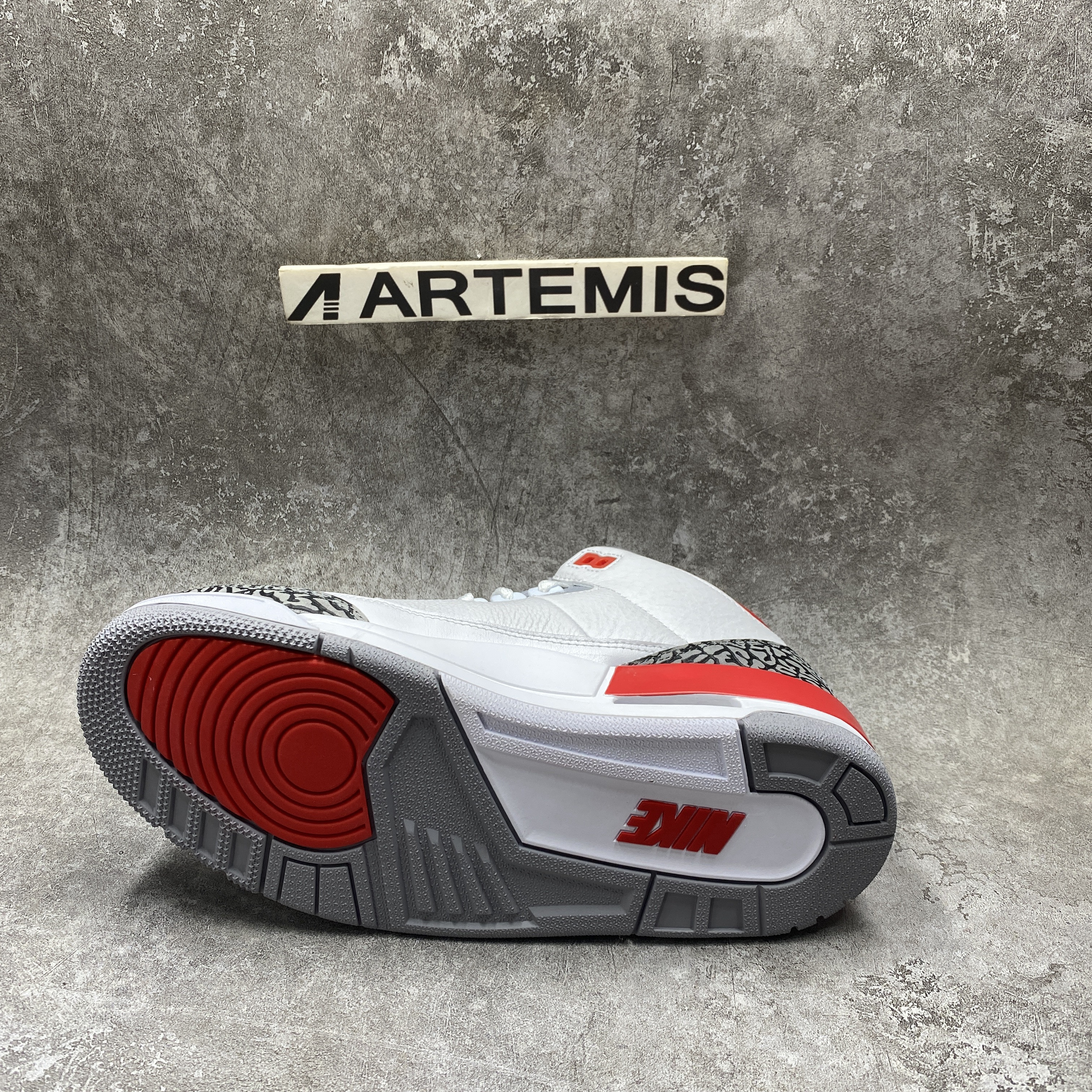 Air Jordan 3 OG “Fire Red” 2022