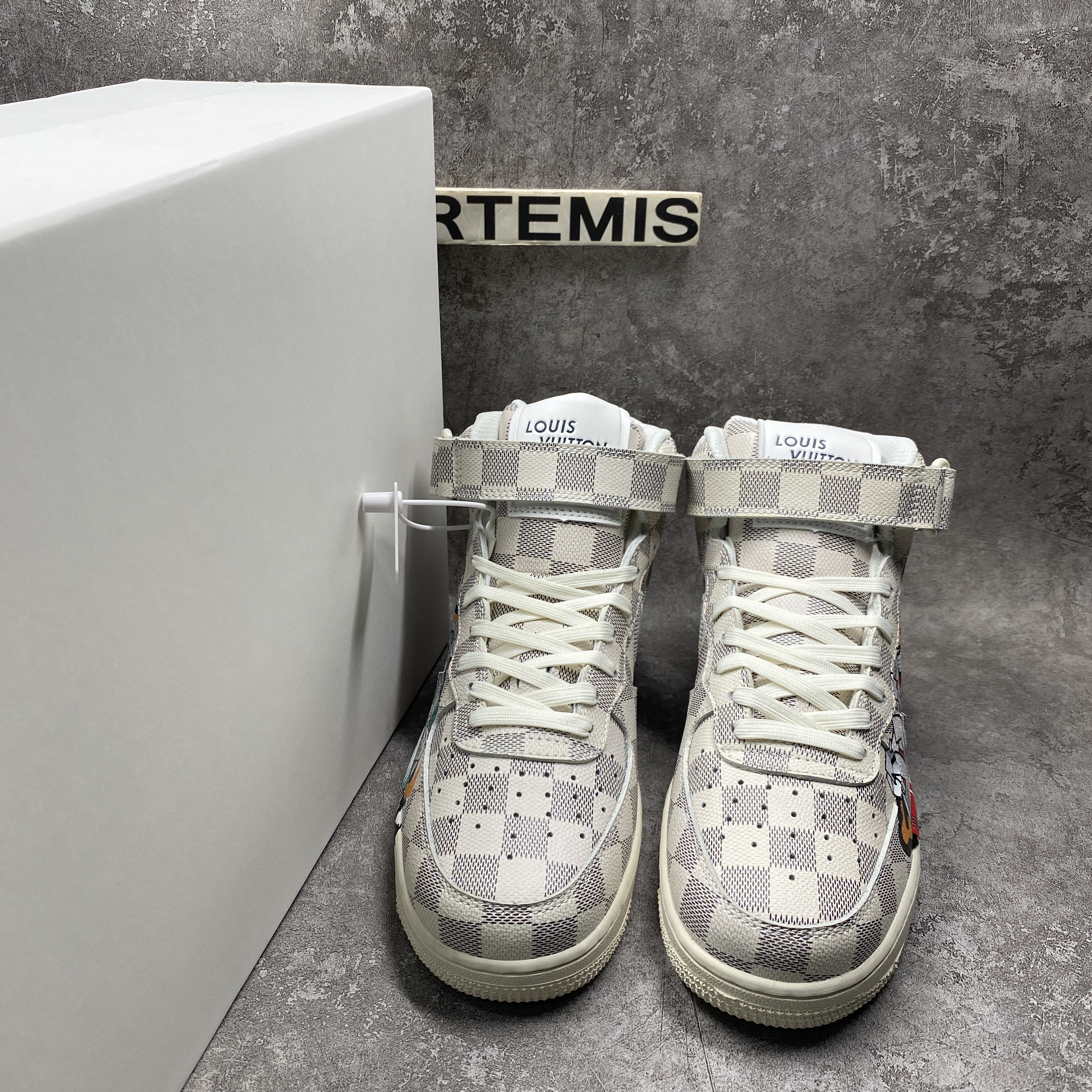 1v x nike air force 1 mid by virgil abloh Gr*ffiti