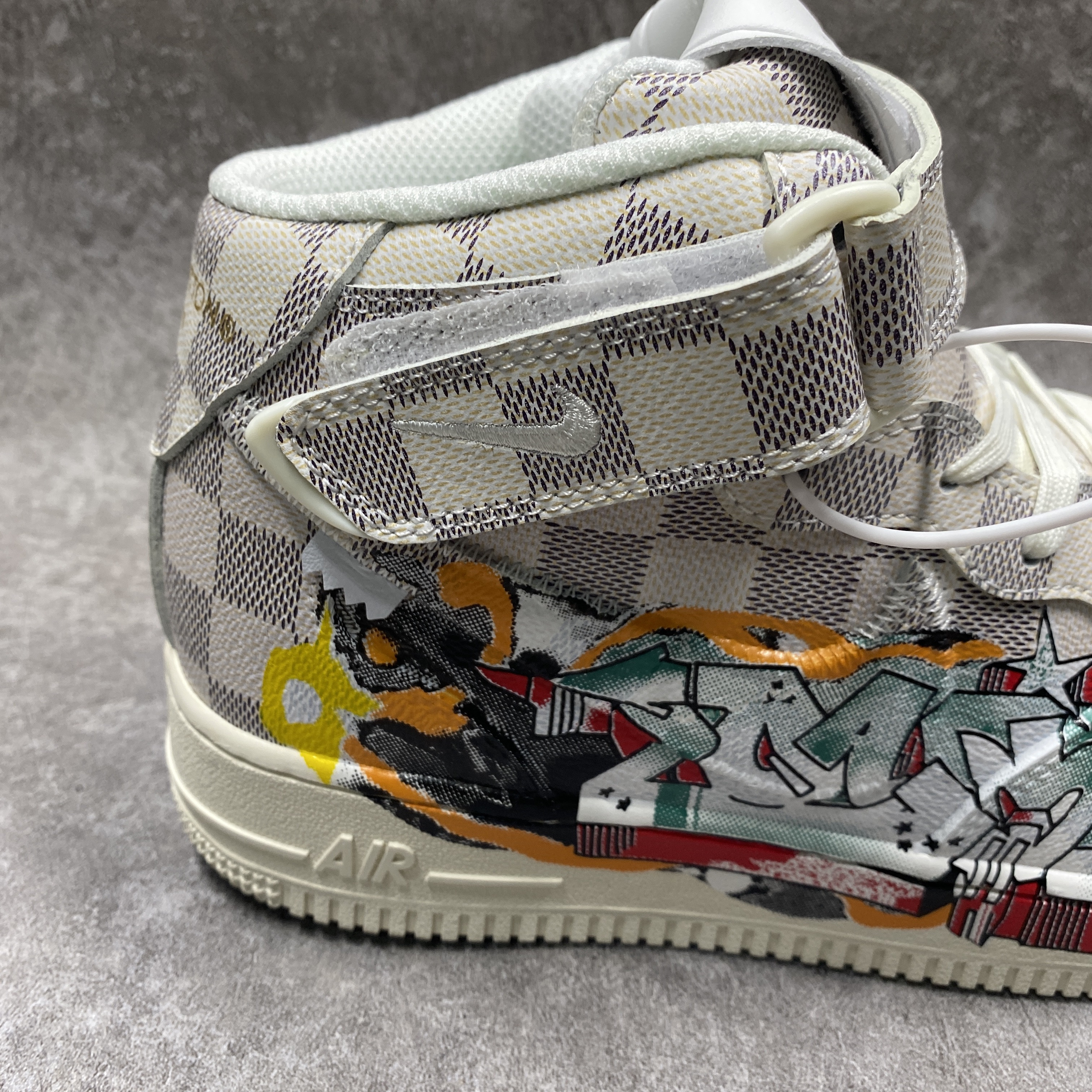 1v x nike air force 1 mid by virgil abloh Gr*ffiti
