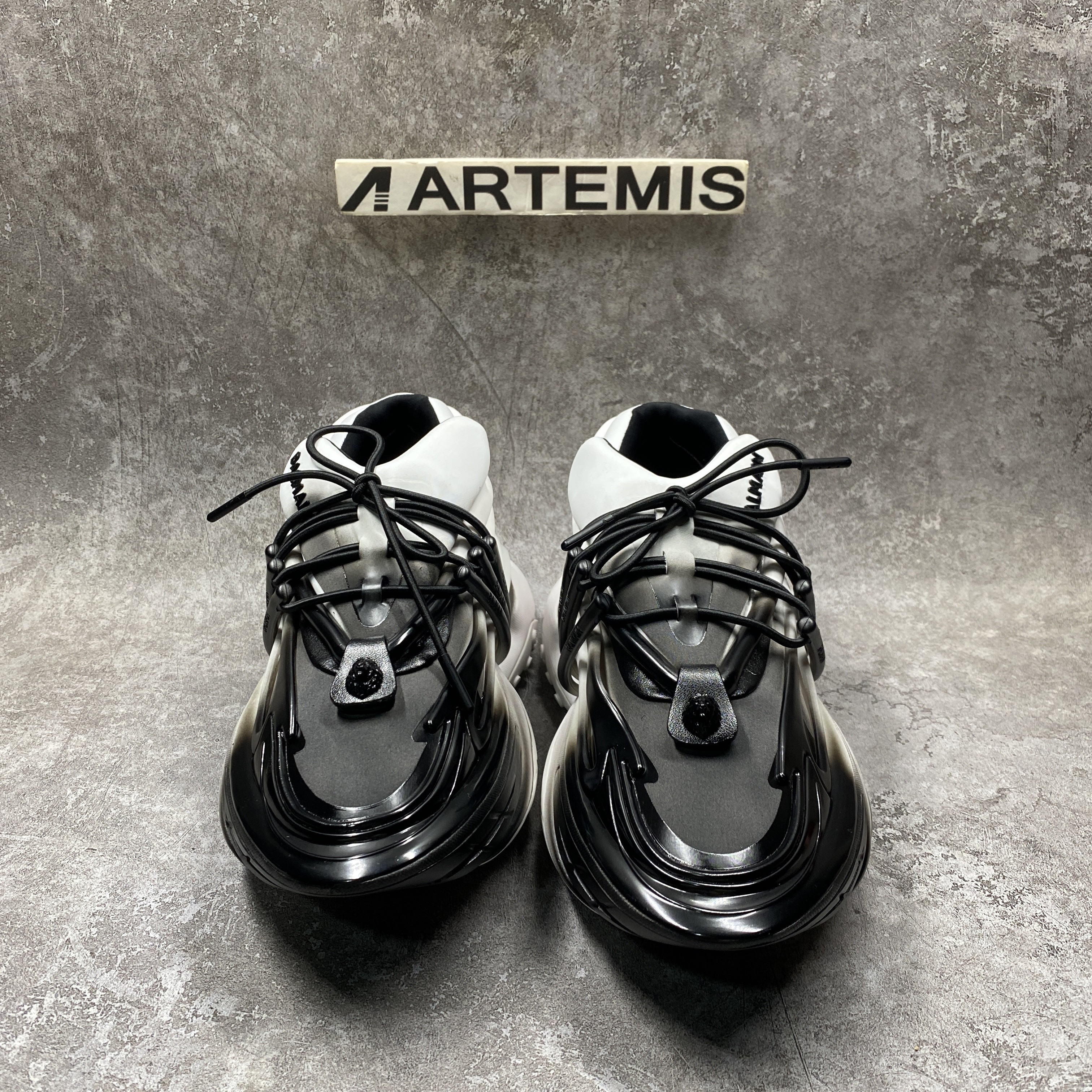 Balmain Unicorn Low White Black Gradient
