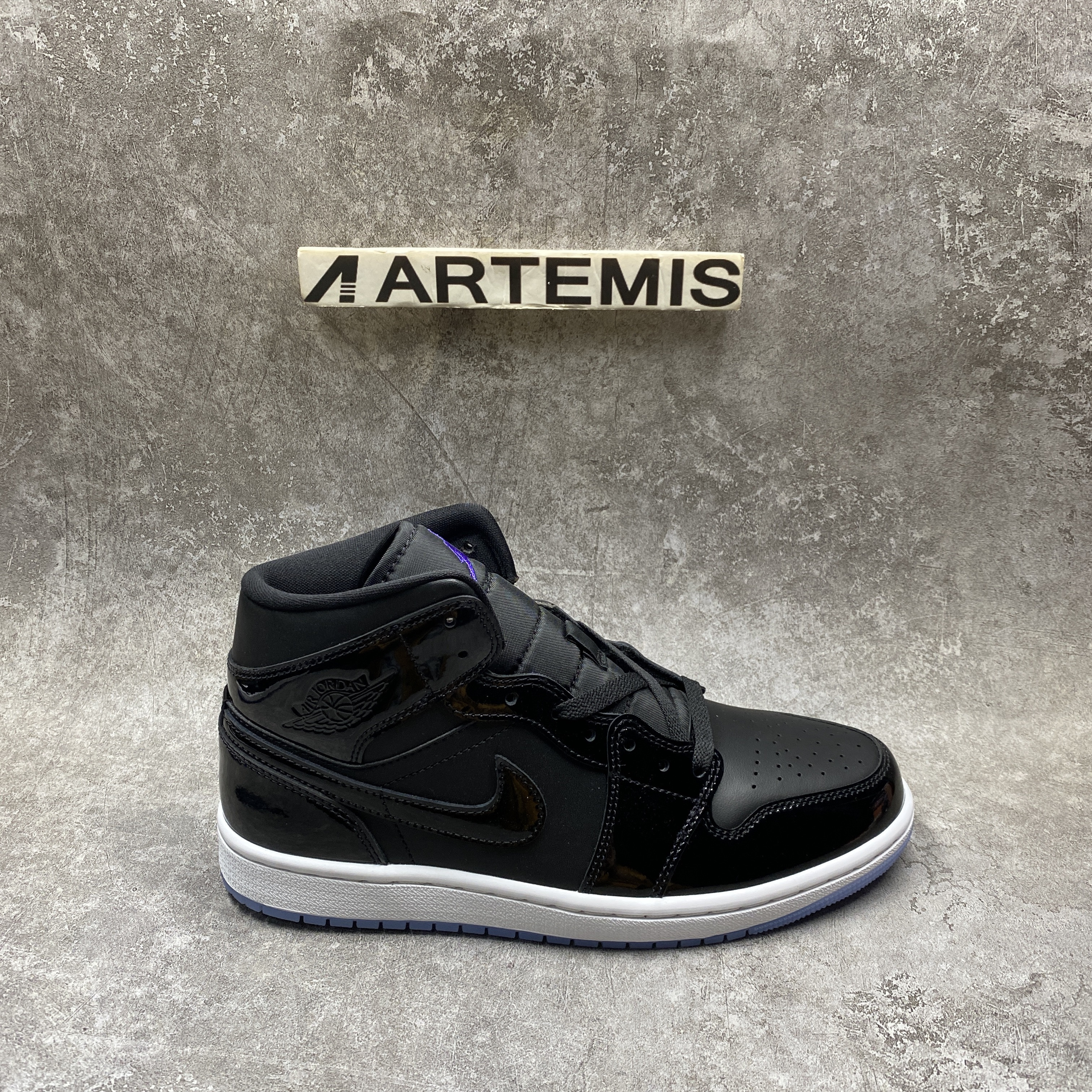 Air Jordan 1 Mid SE Space Jam