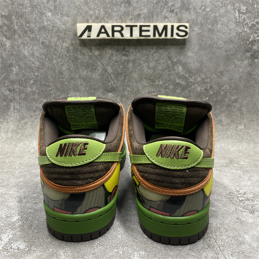 NIKE SB DUNK LOW
