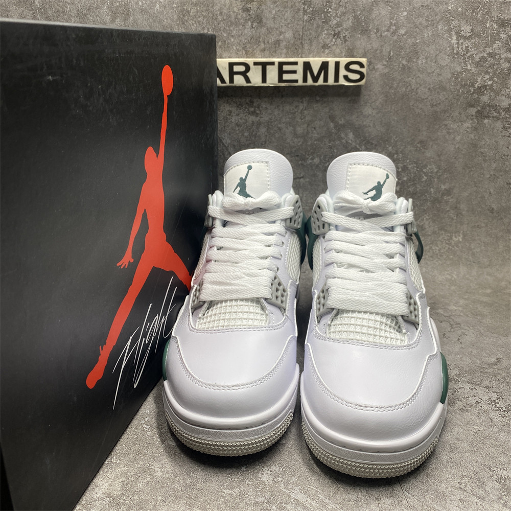 AIR JORDAN 4 RETRO 