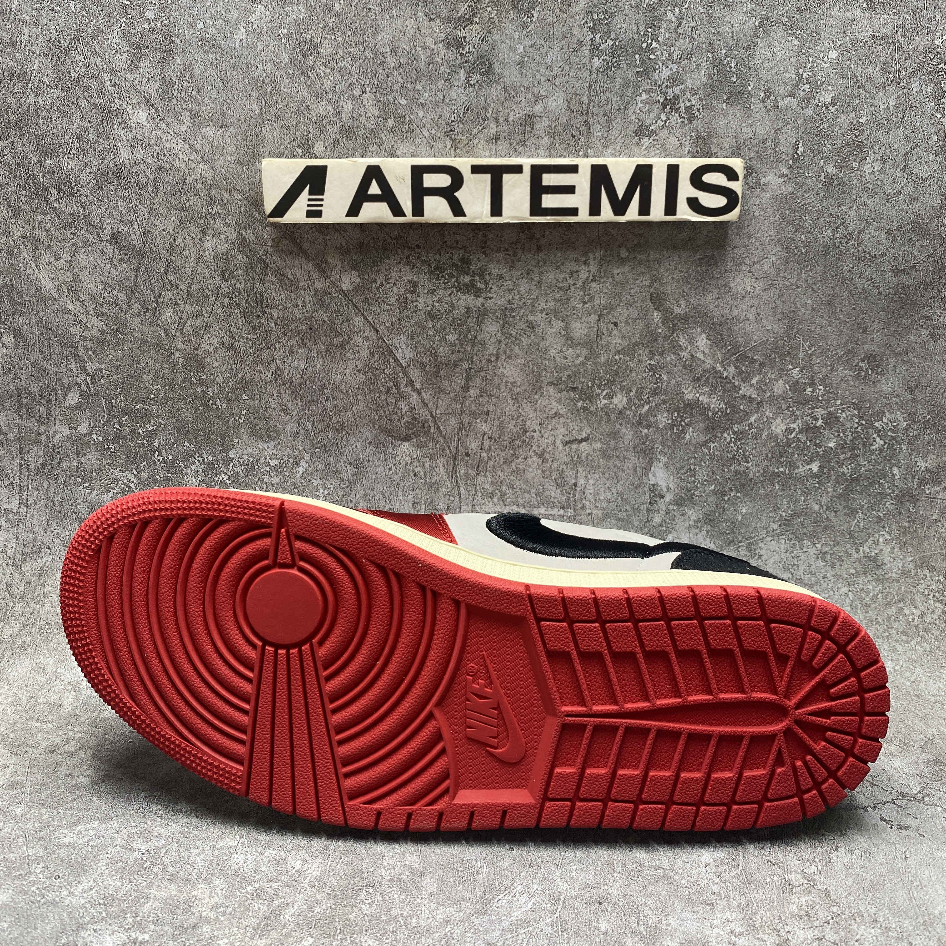 UA Jordan 1 Retro Low OG Trophy Room Away