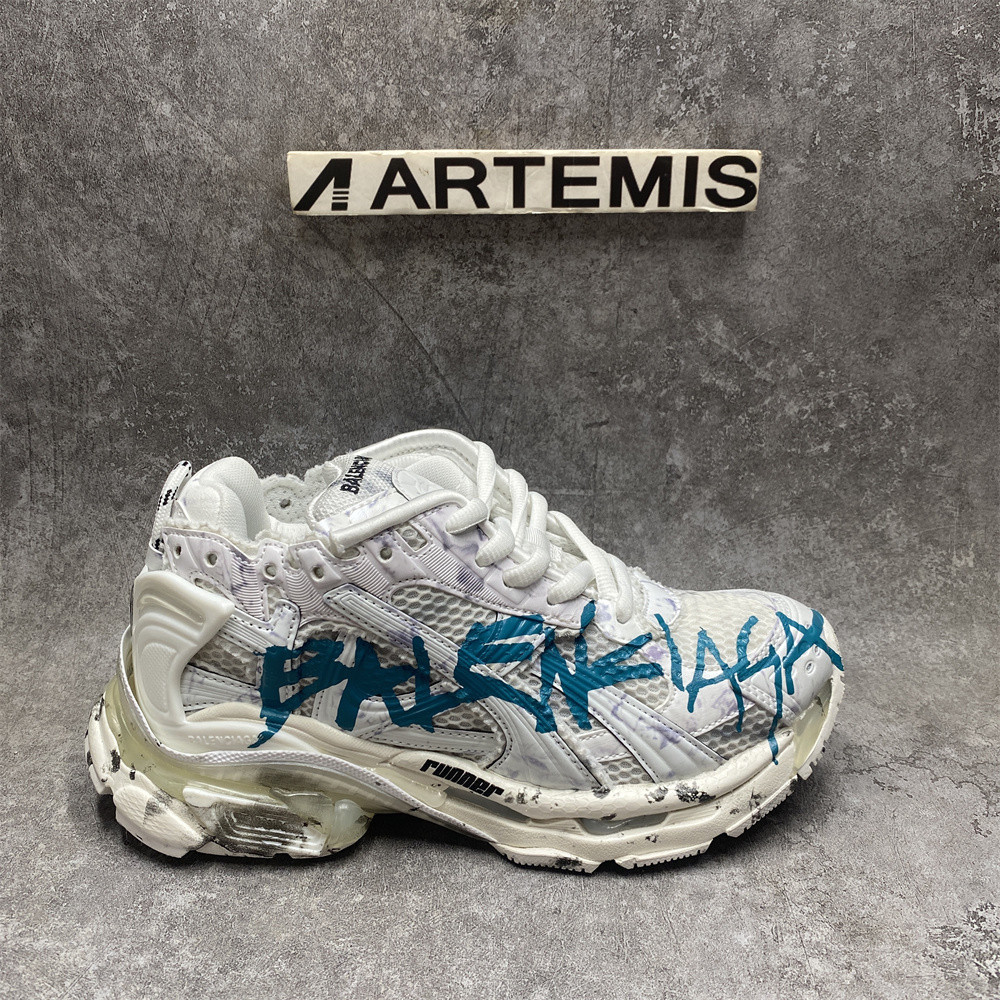 ua runner Gr*ffiti white blue runner Gr*ffiti white blue