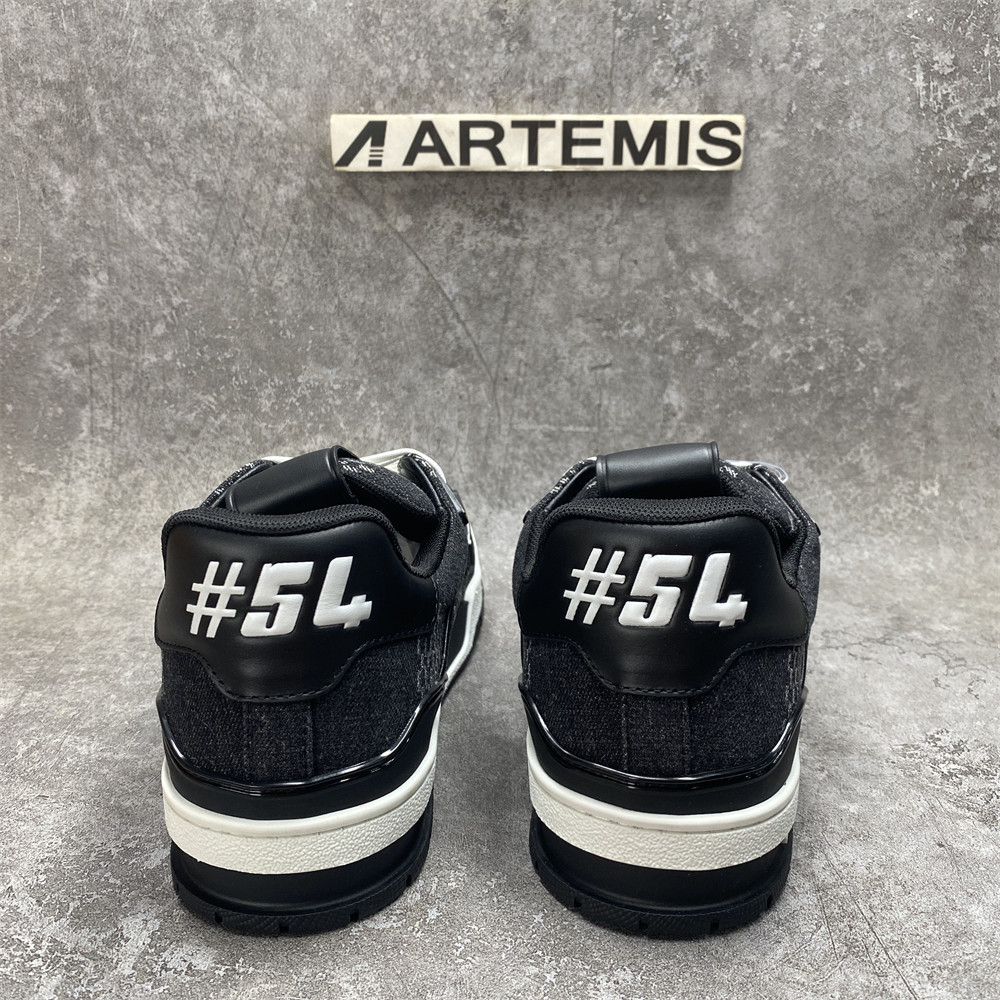 UA LV Trainer Sneaker