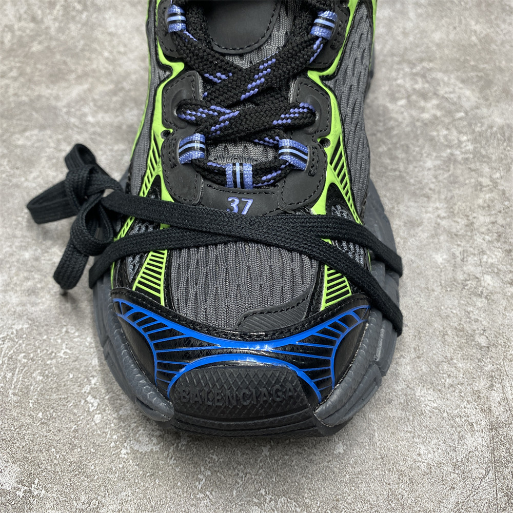 UA Balenciga 3XL Sneaker