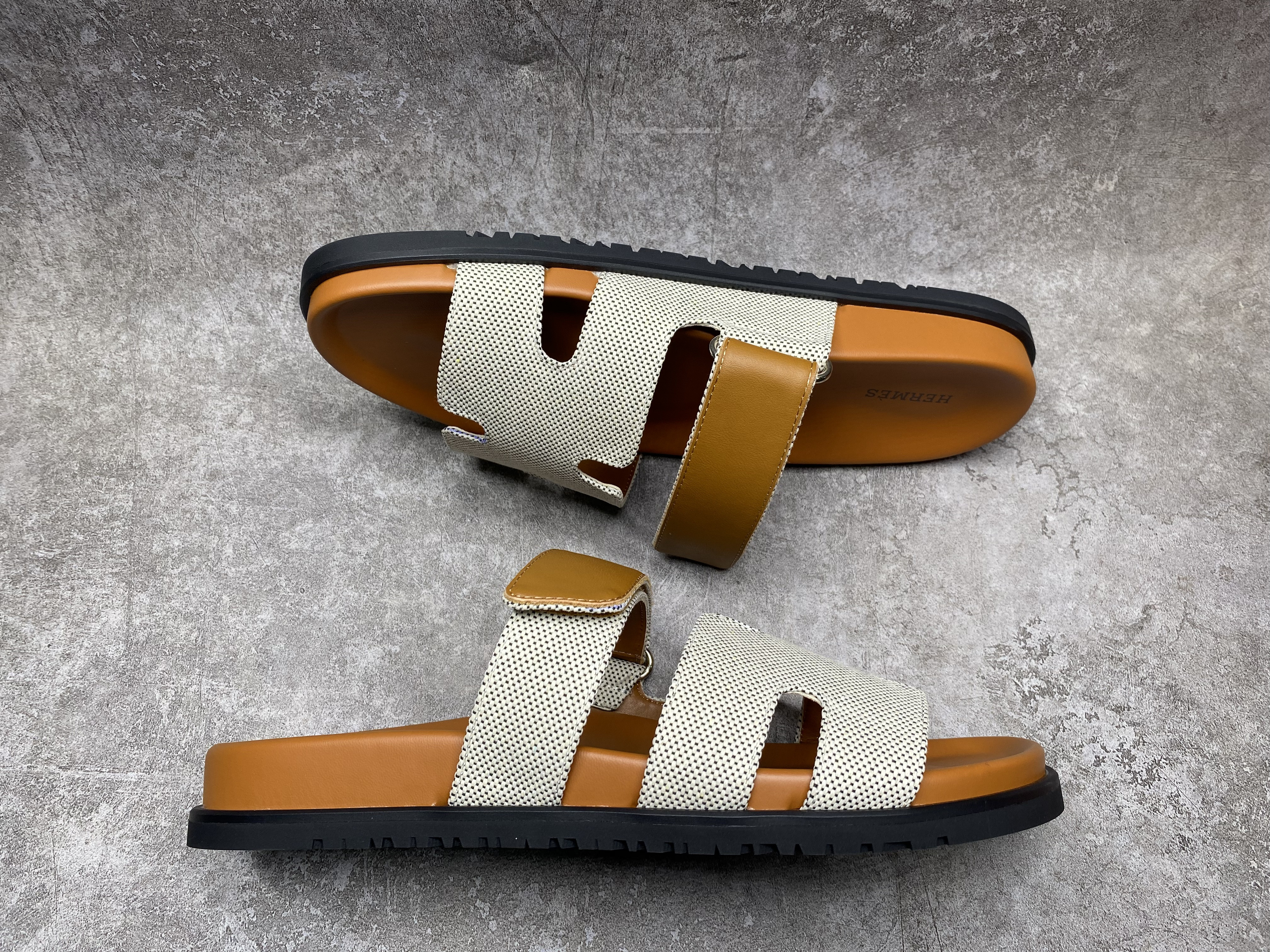 ua H**mes chypre sandal