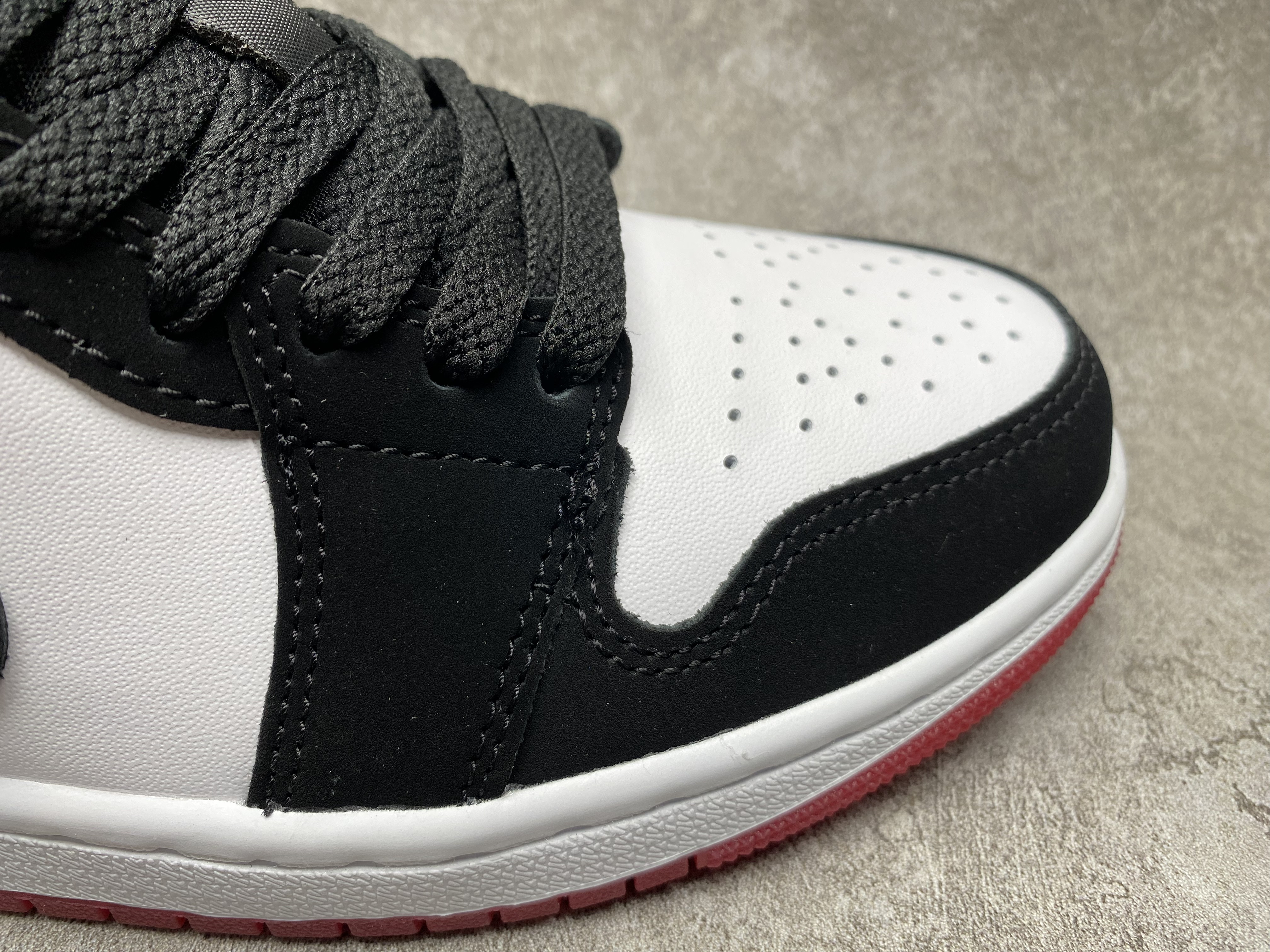 UA AIR JORDAN 1 LOW SE