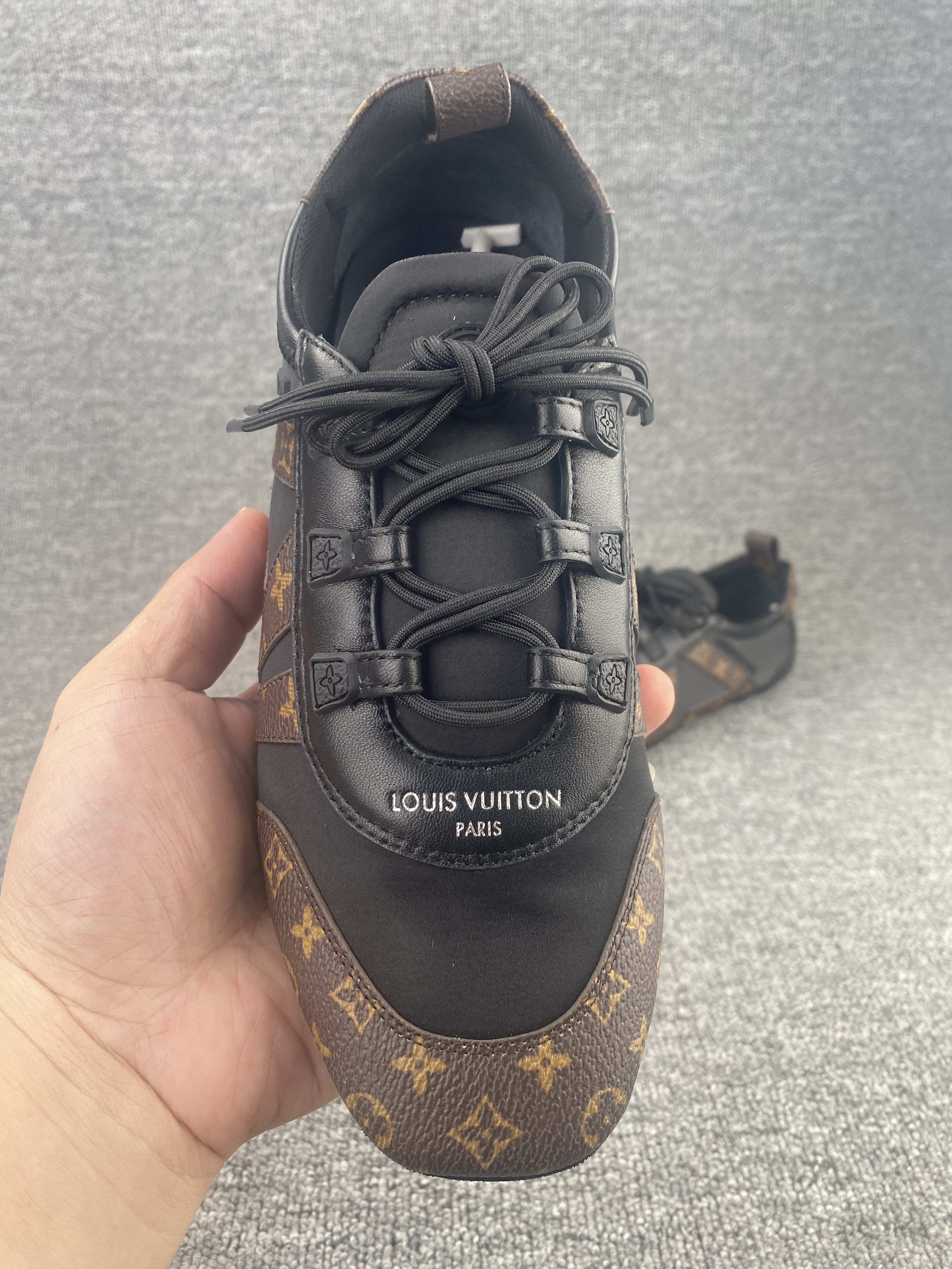 UA LV Sneaker