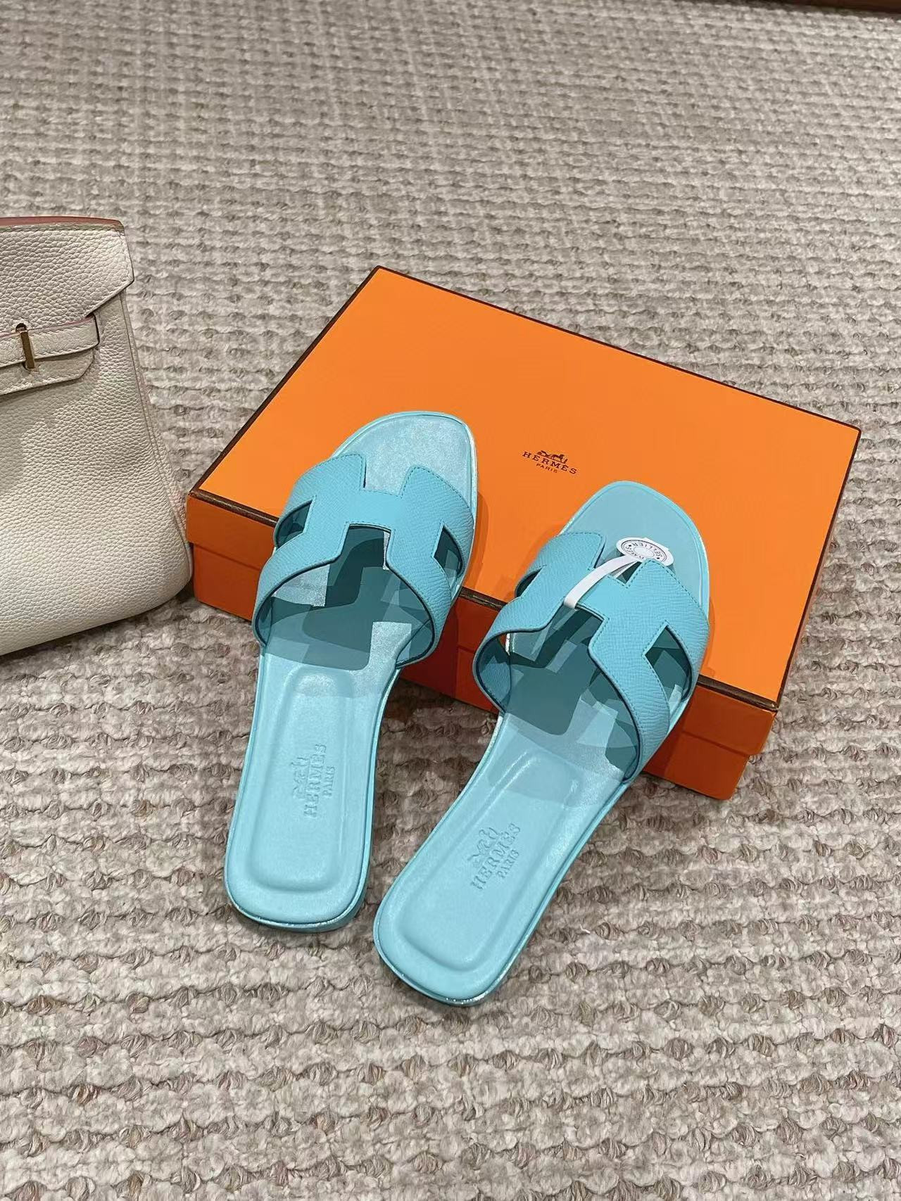 ua H**mes oran sandal