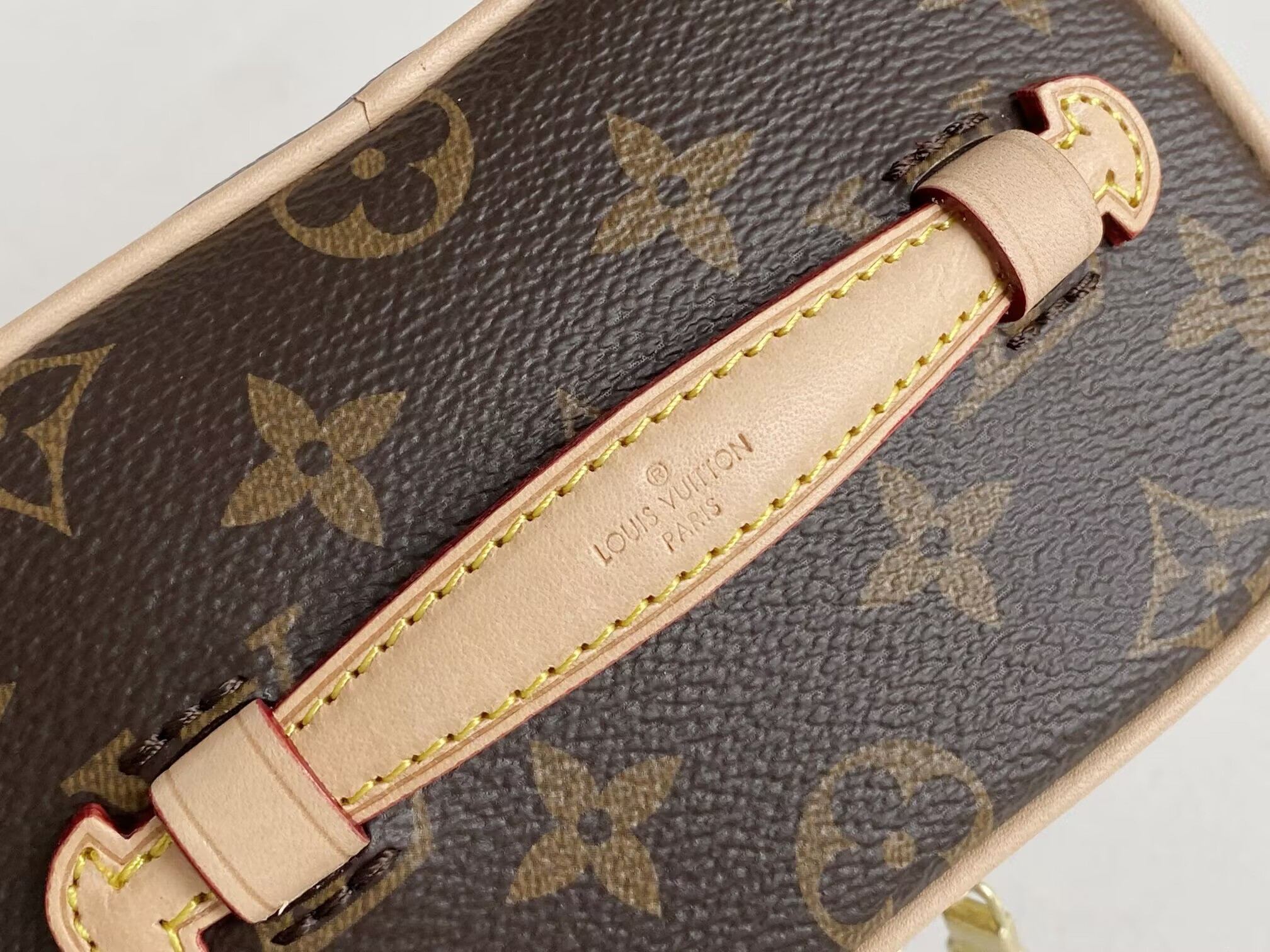 LV Nice Nano M44936 14 x 10.2 x 8.5cm
