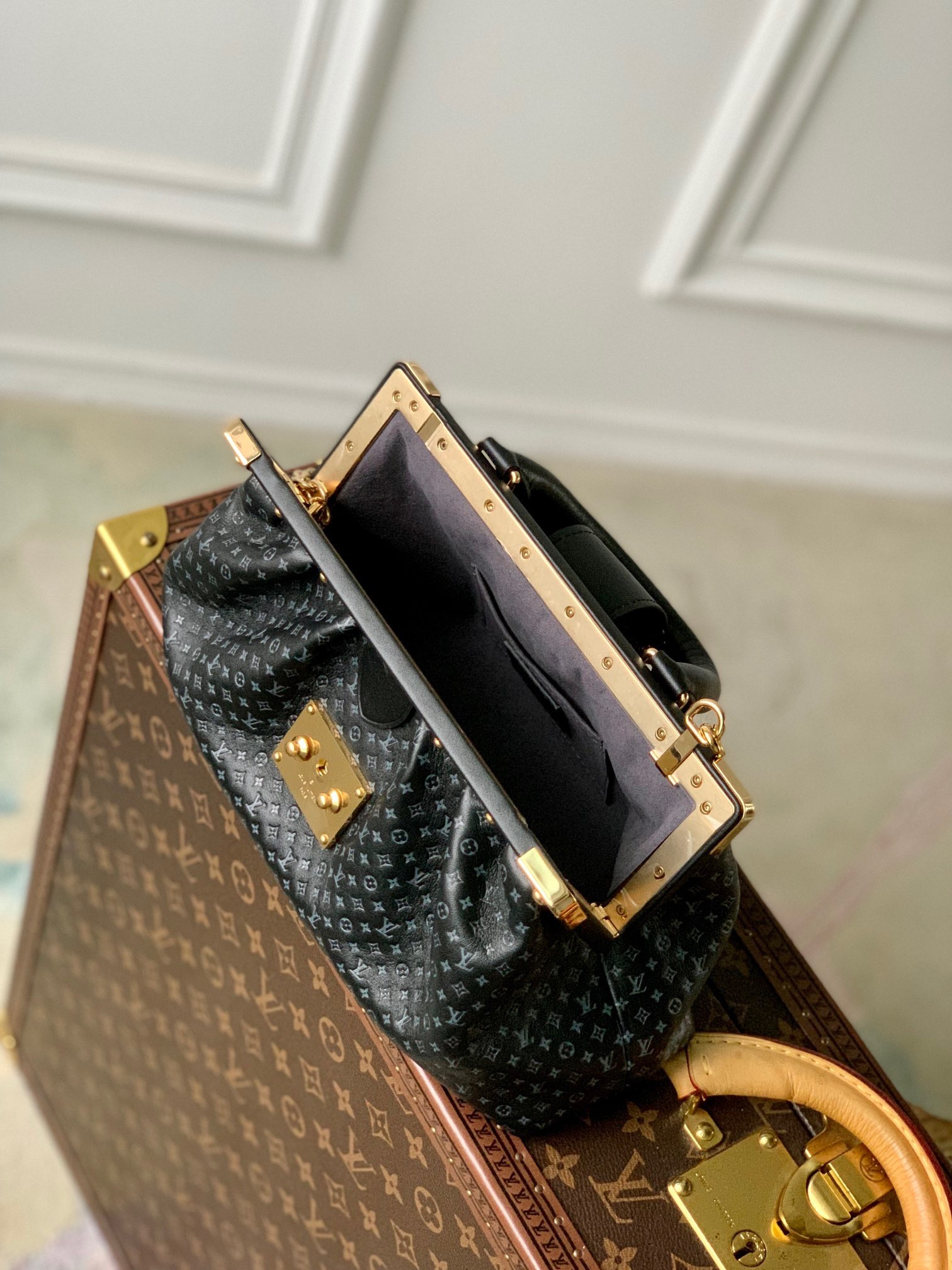 LV Monogram Clutch M22326