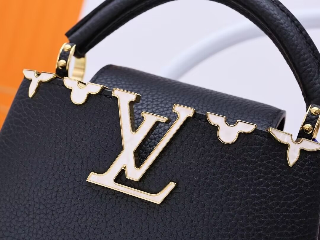LV Capucines Mini with Chain M10167 21x14x8cm