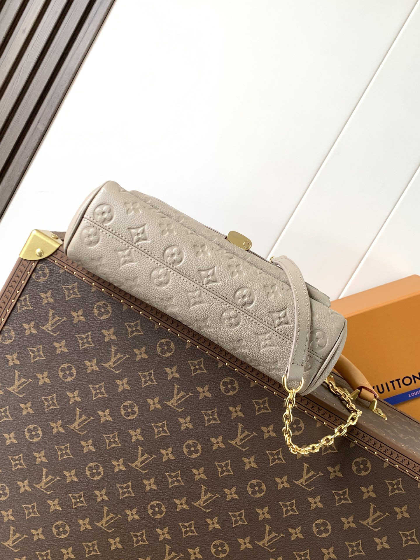 LV Anytime Flap Bag M14973 29.5x18.5x9.5cm
