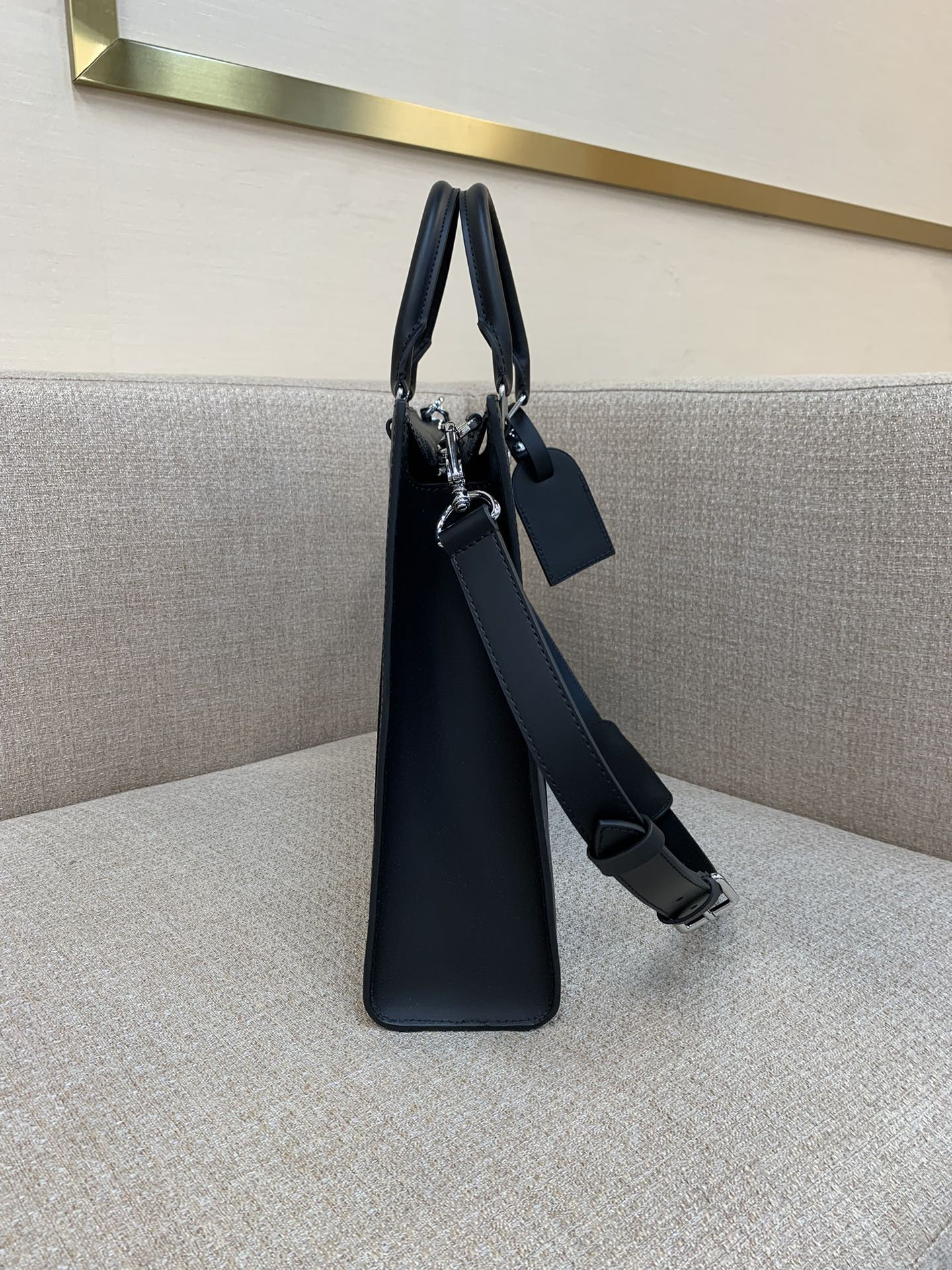 LV Sac Plat Horizontal Zippe M11742 39.8x30x5cm Without Box