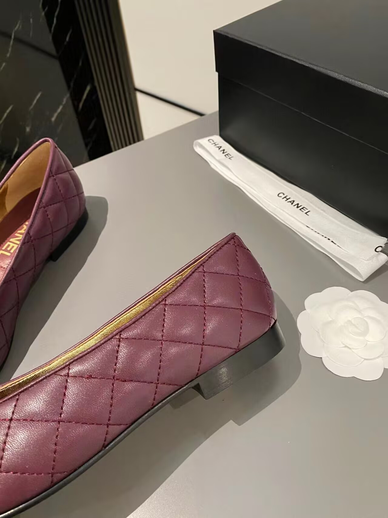 ua Ch*el ballet flats