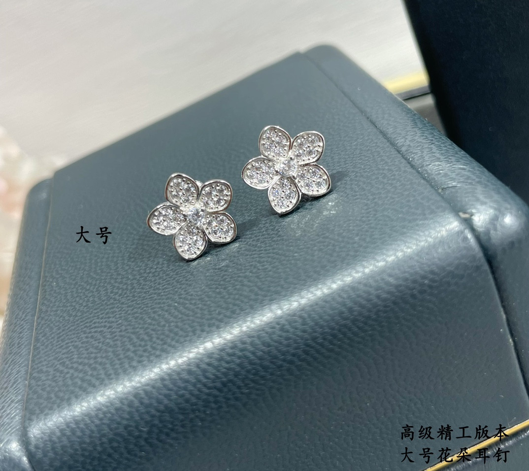 Gr*ff large flowers earrings