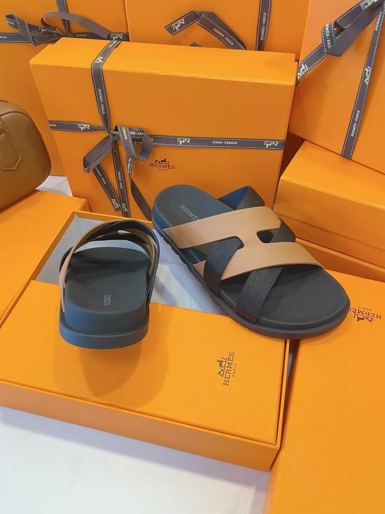 ua H**mes kazimir sandal